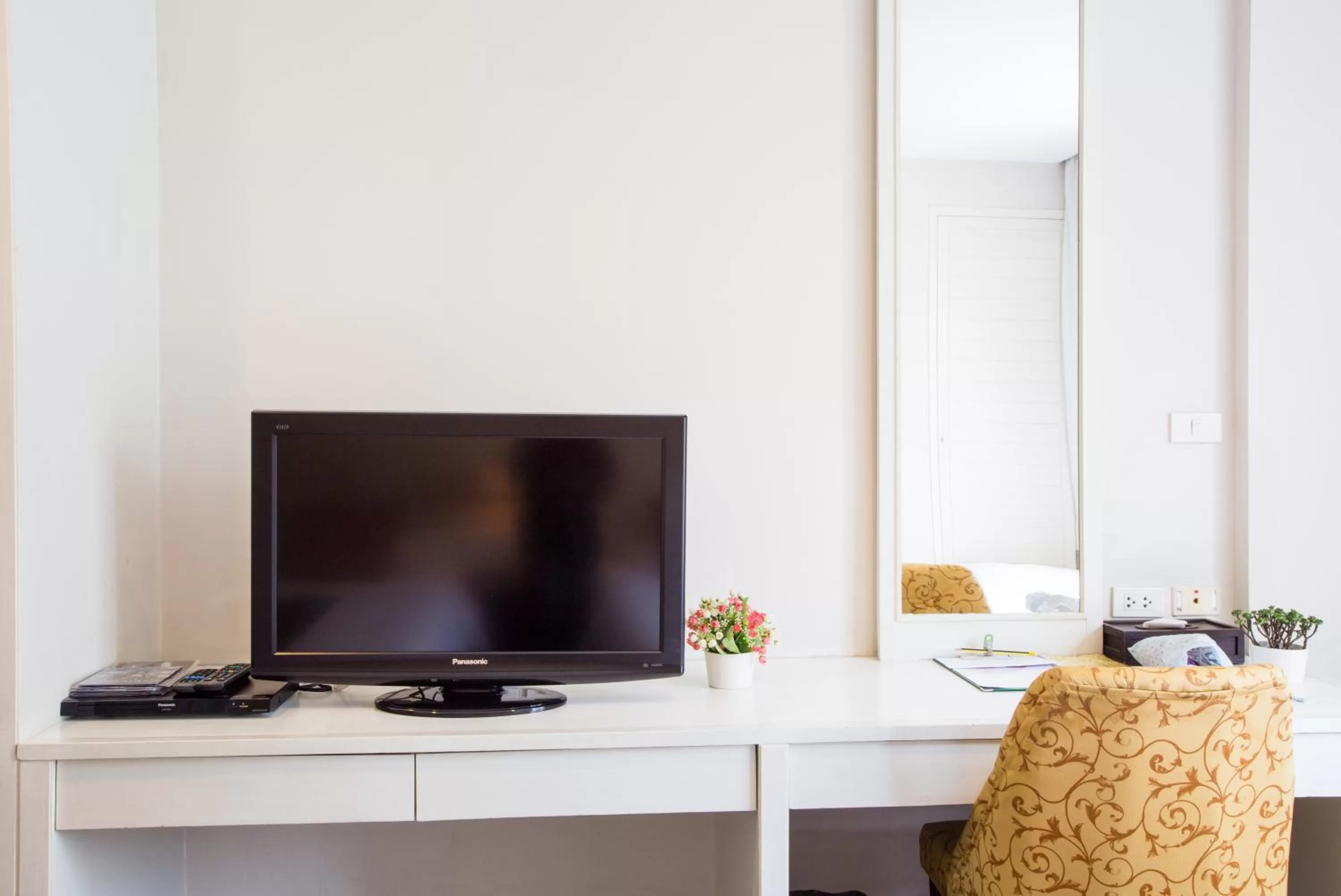 TV and multimedia in Aphrodite Inn Bangkok