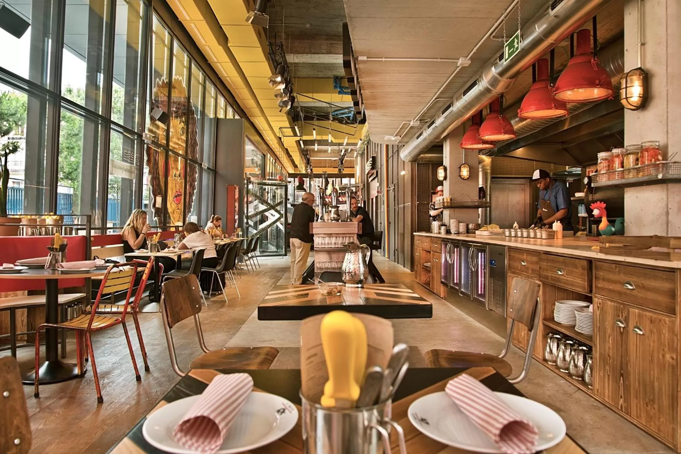 Restaurant/places to eat in Bastardo Hostel