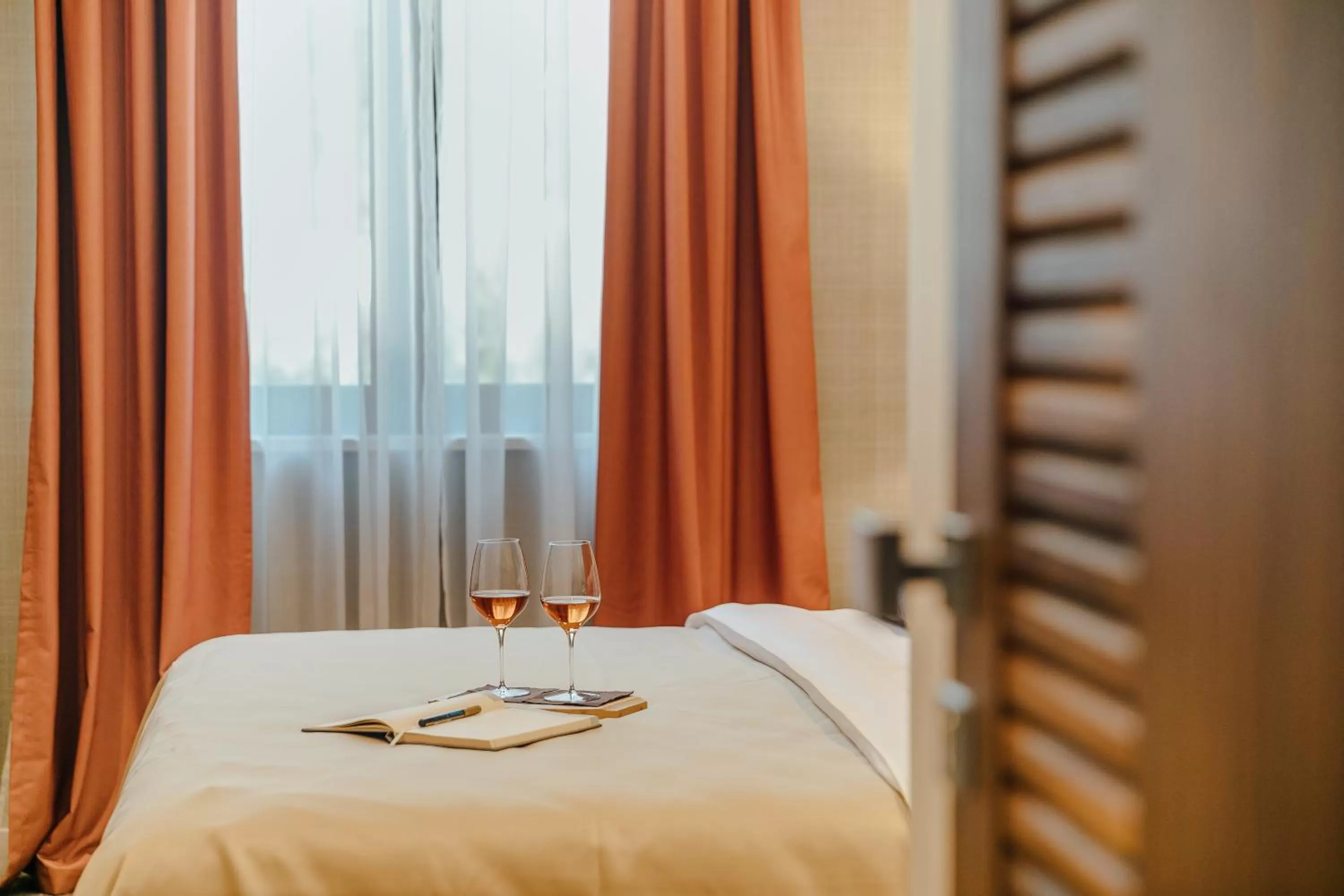 Drinks, Bed in Boutique Hotel Casa del Mare - Vizura