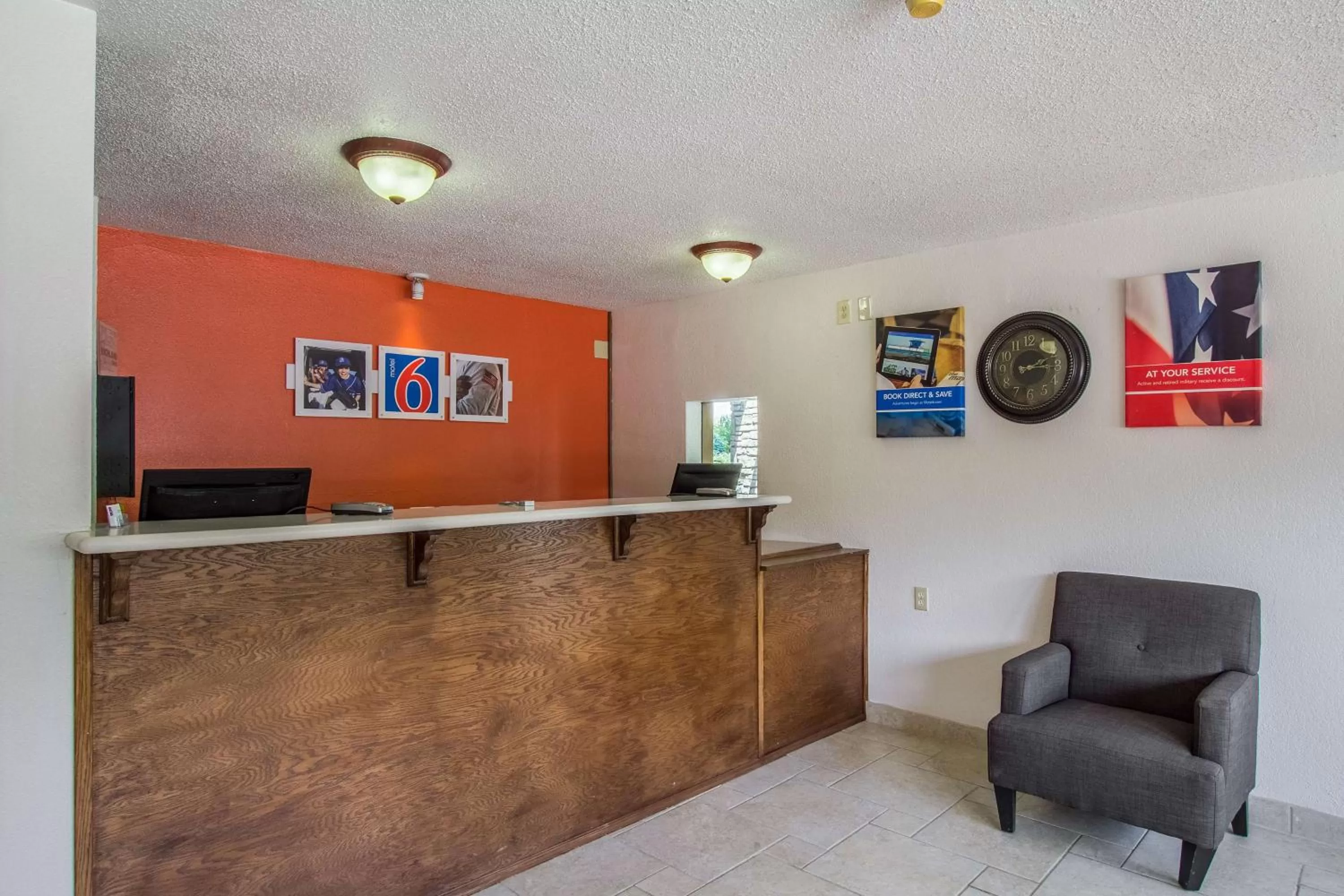 Property logo or sign in Motel 6-Ashland, OH