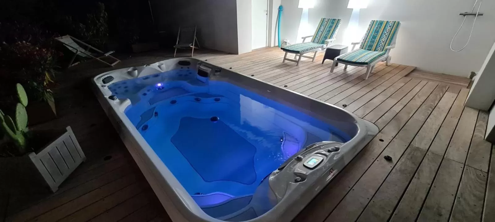 Balcony/Terrace, Swimming Pool in VILLA MADY