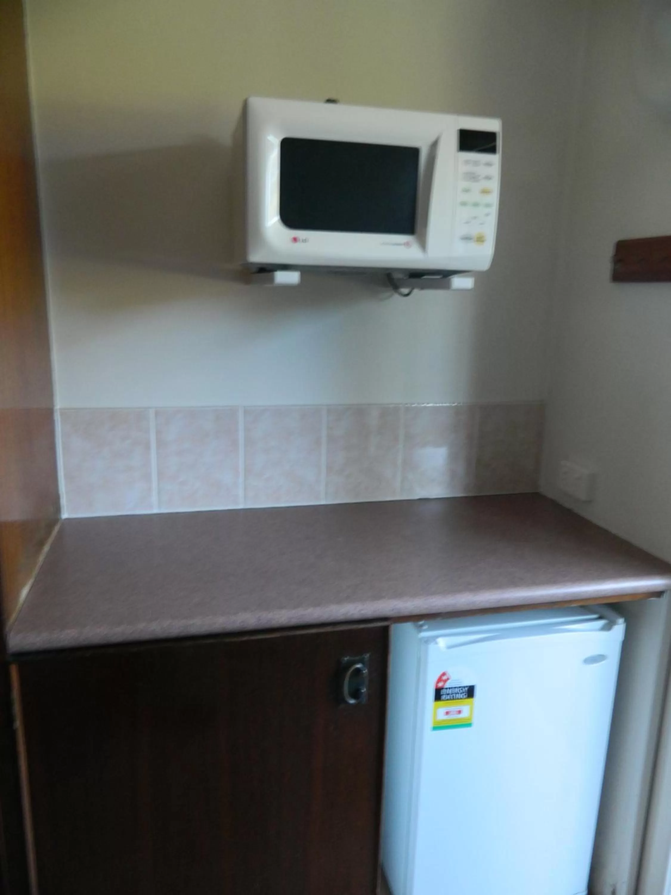 Coffee/tea facilities in Coachman Motel