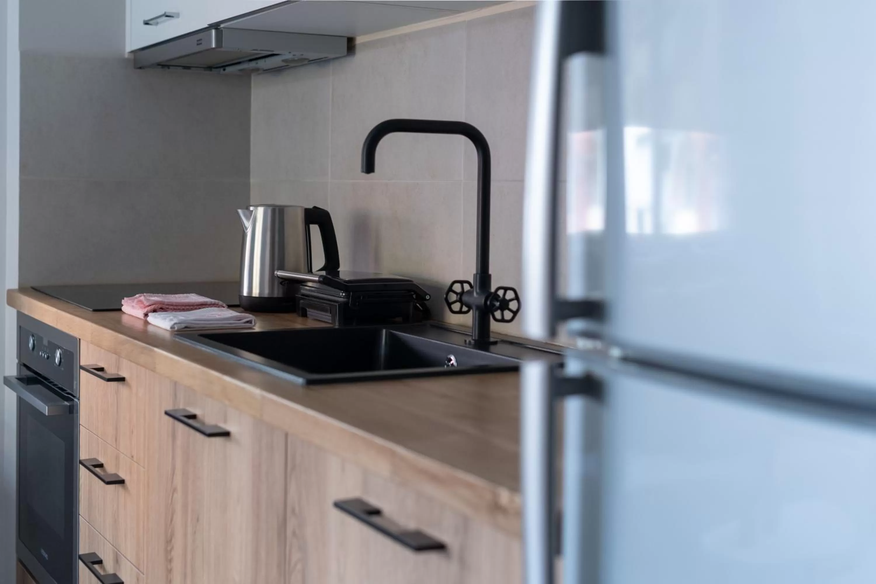 Kitchen or kitchenette in 12 Keys Athens Apartments