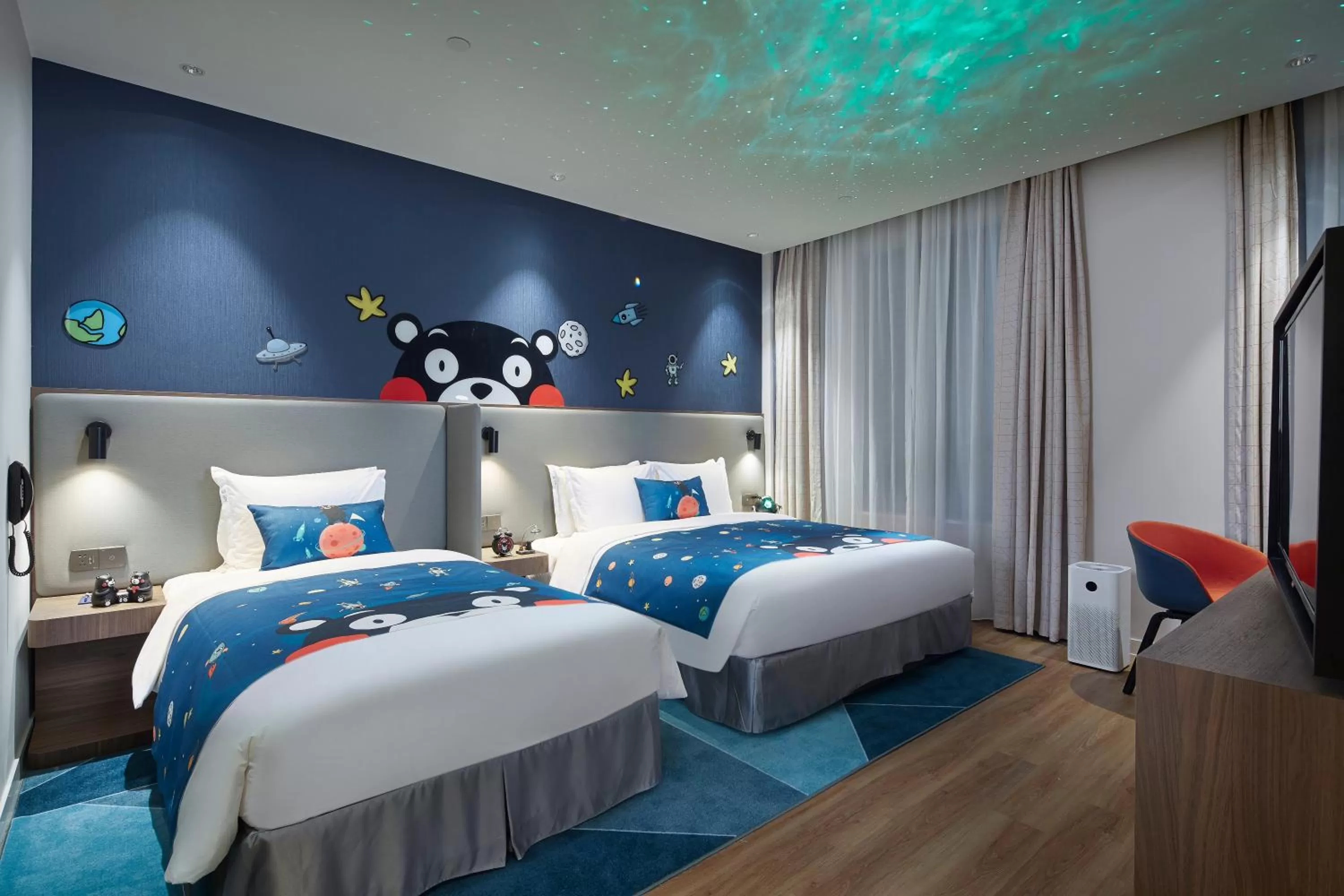 Bedroom, Bed in Holiday Inn Express Shanghai Kangqiao by IHG