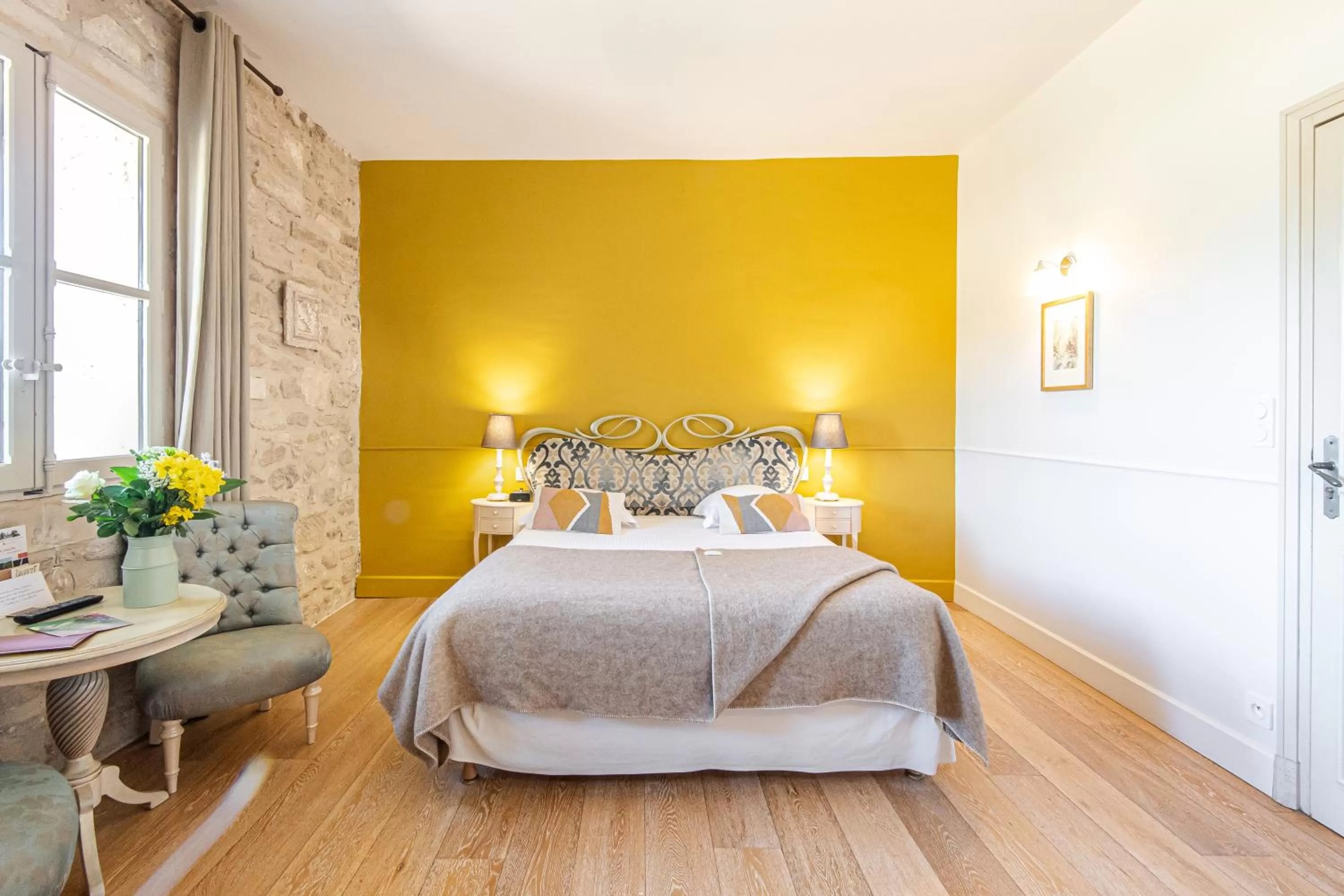 Property building, Bed in Hôtel Mas Valentine