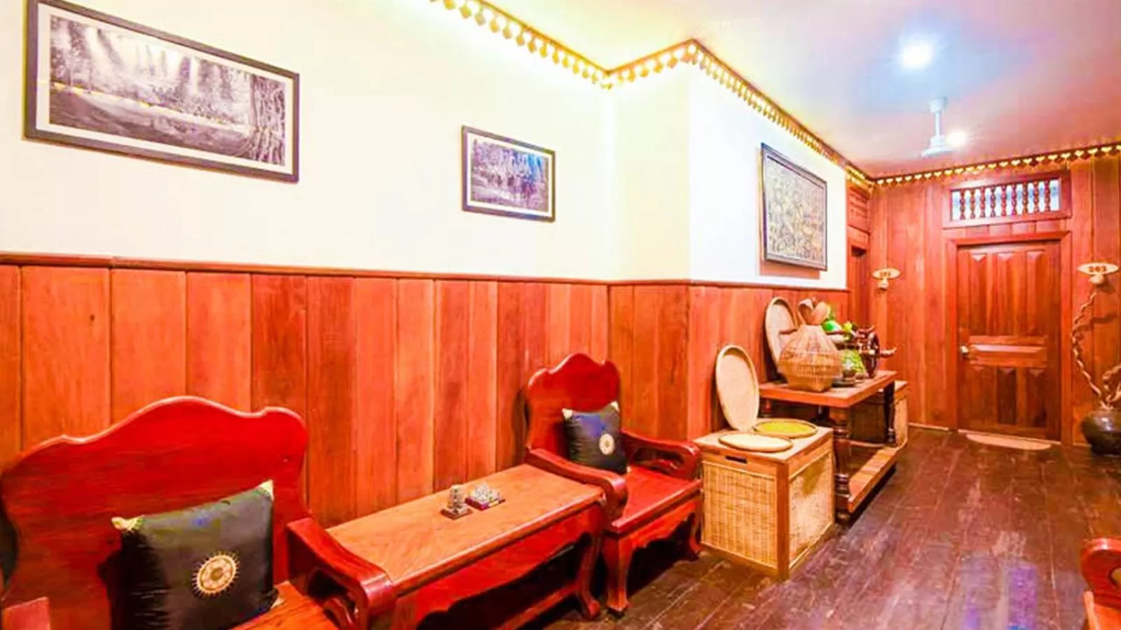 Staff in Maison Model d'Angkor