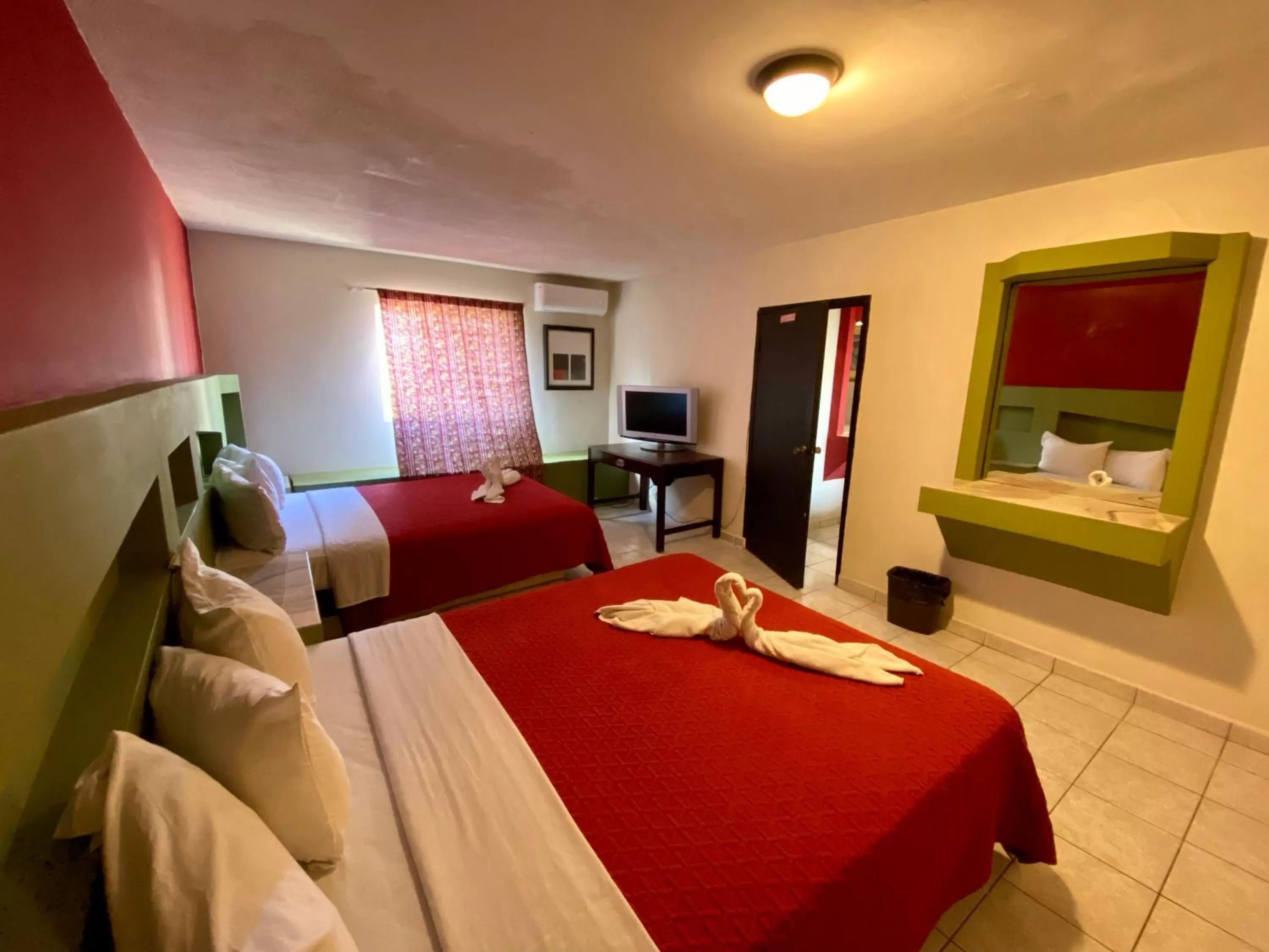 Photo of the whole room in Hotel Los Altos