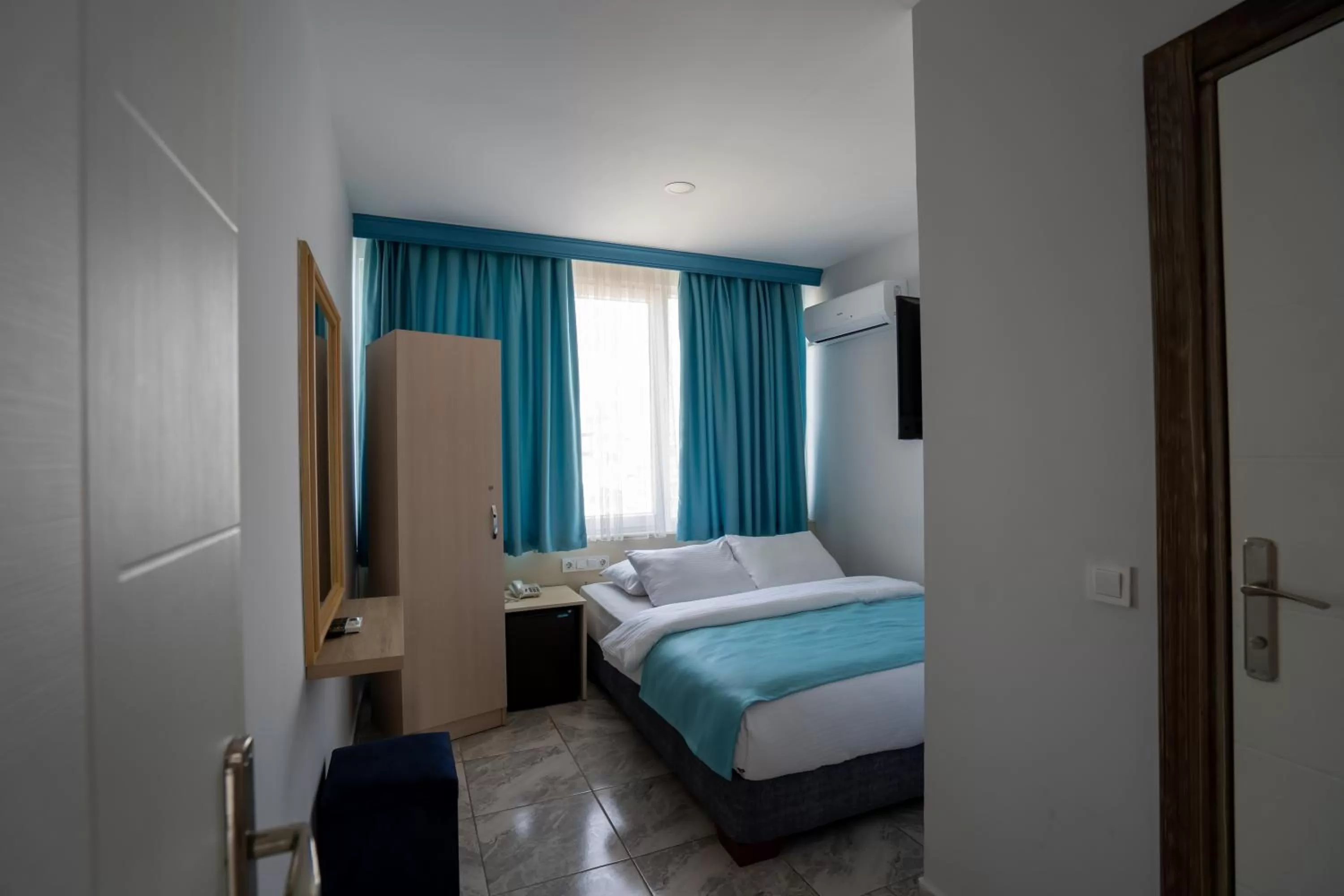 Bedroom, Bed in Mevre Hotel