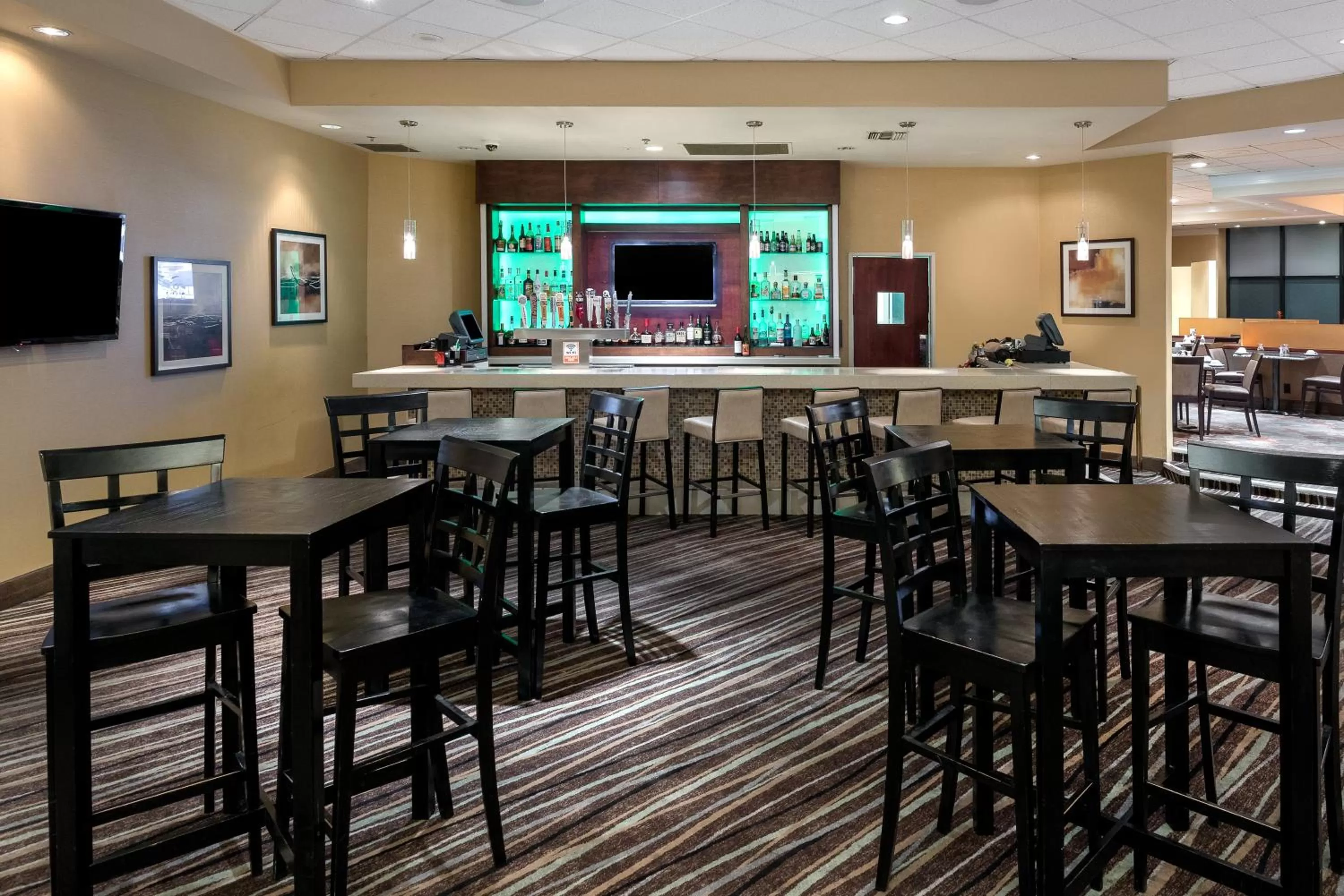Lounge or bar in Holiday Inn Los Angeles Gateway-Torrance by IHG