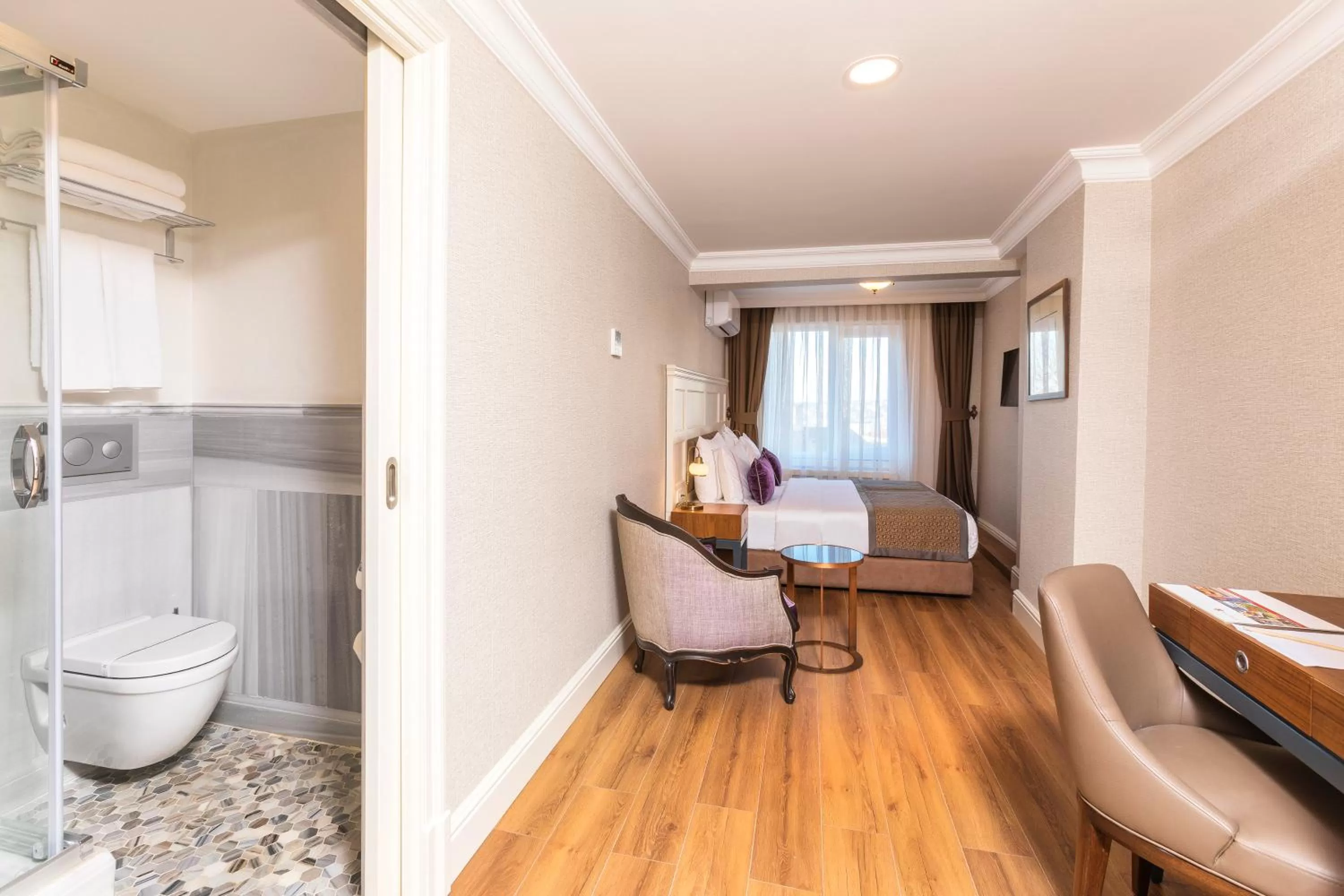 Bedroom in Meroddi La Porta