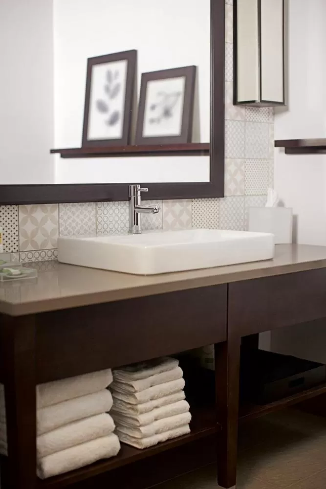 Bathroom in Country Inn & Suites by Radisson, Erie, PA