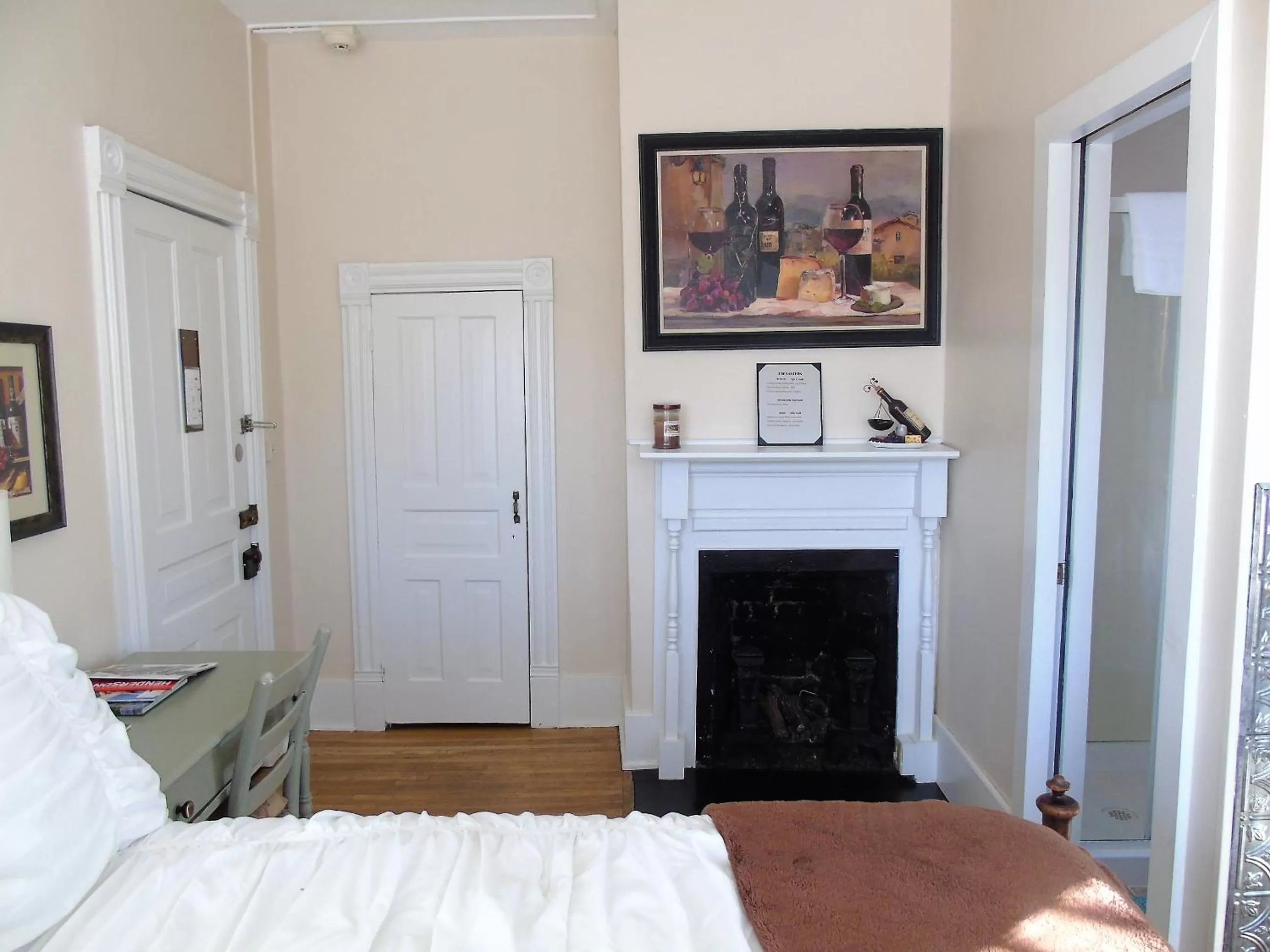 Bedroom, Bed in The Charleston Inn Hendersonville NC