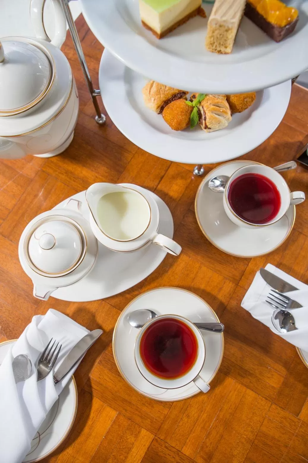 Restaurant/places to eat in James Cook Hotel Grand Chancellor