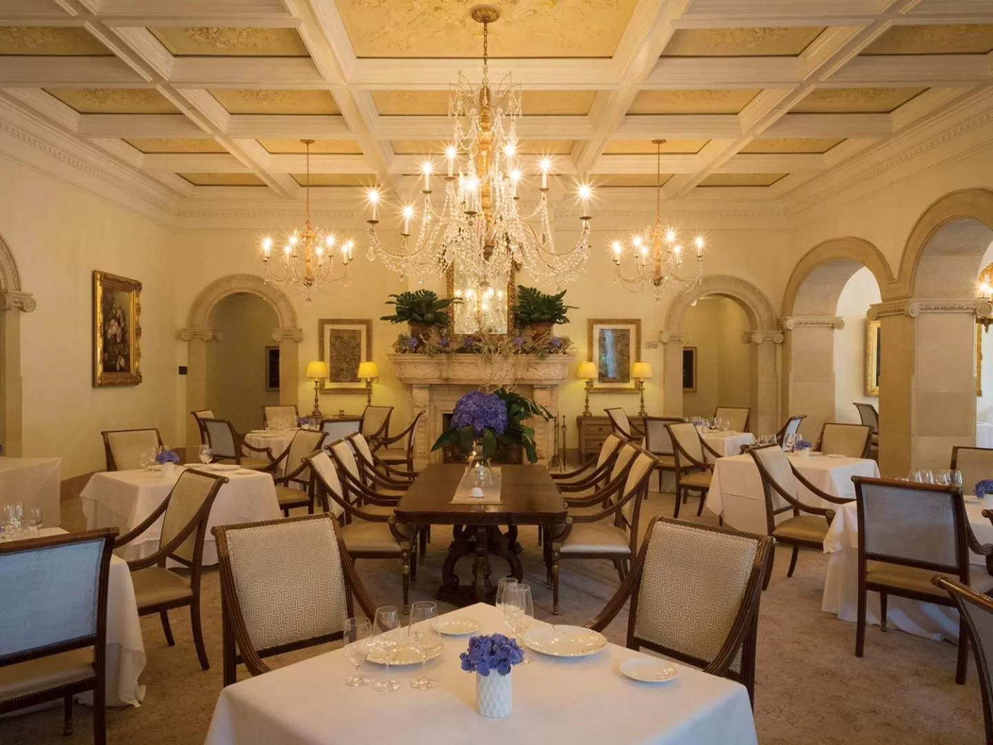 Restaurant/Places to Eat in The Cloister