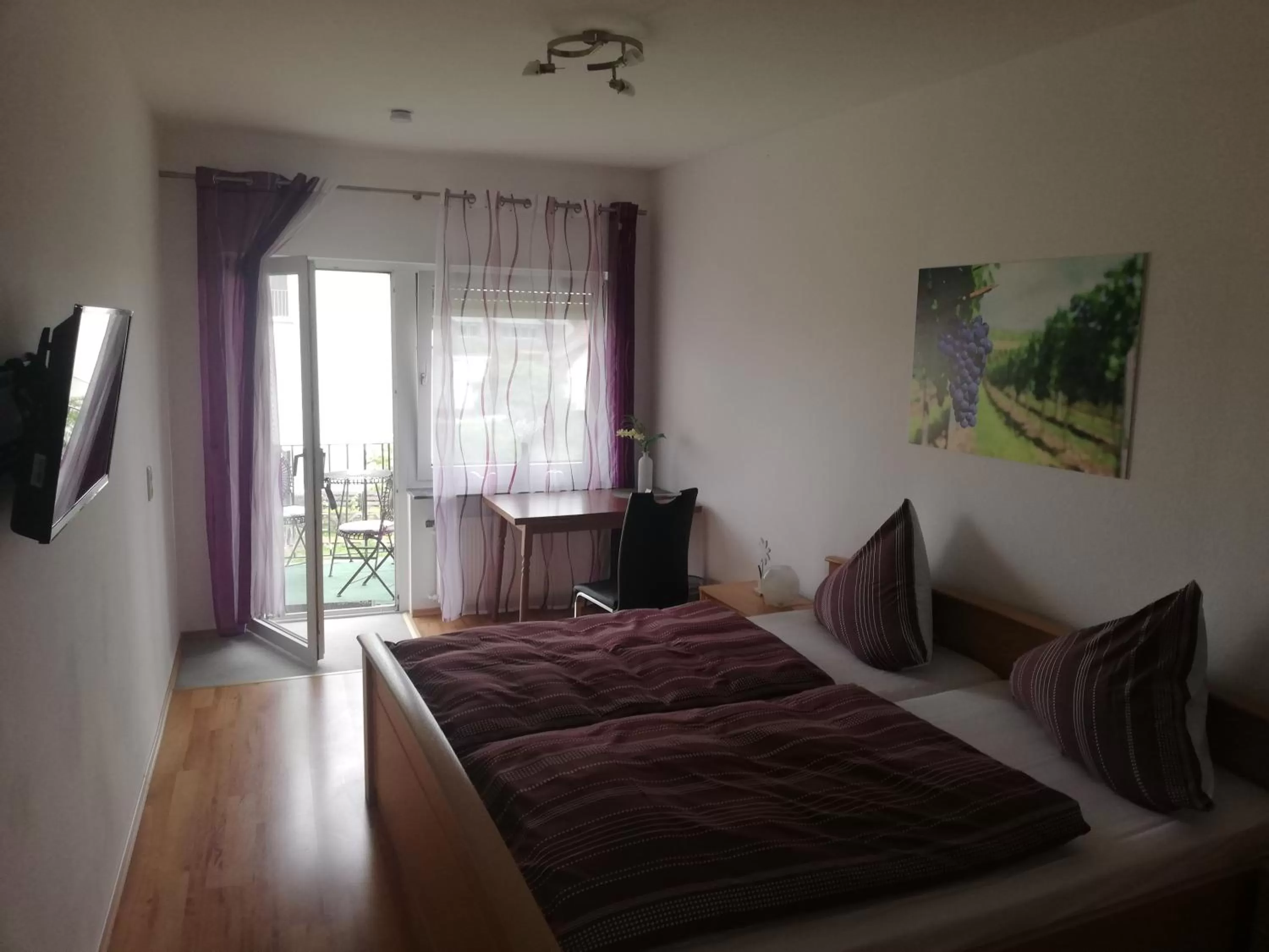 Bed in Bed and Breakfast - Rheingauer Hof