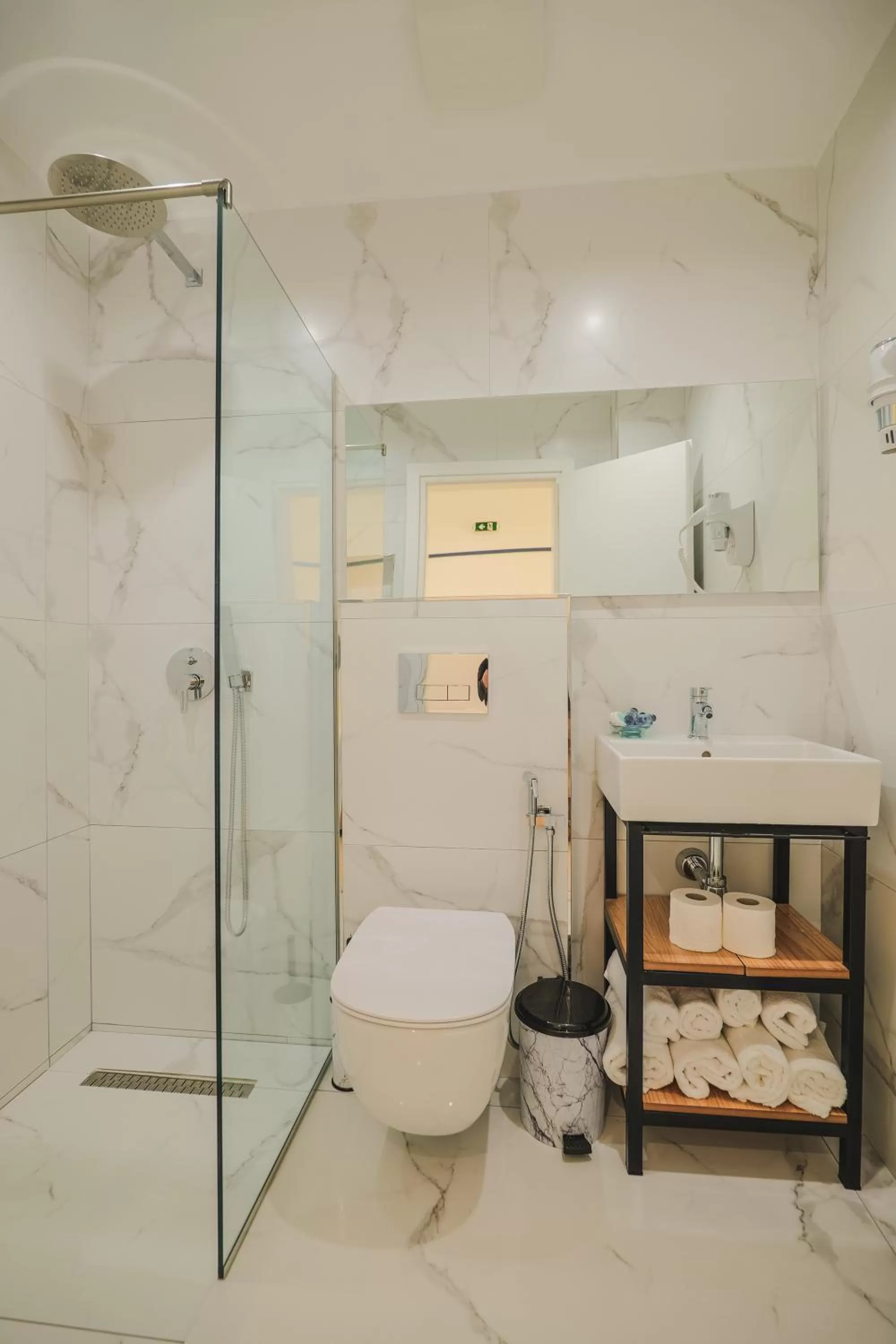 Shower in Hotel Piccolino