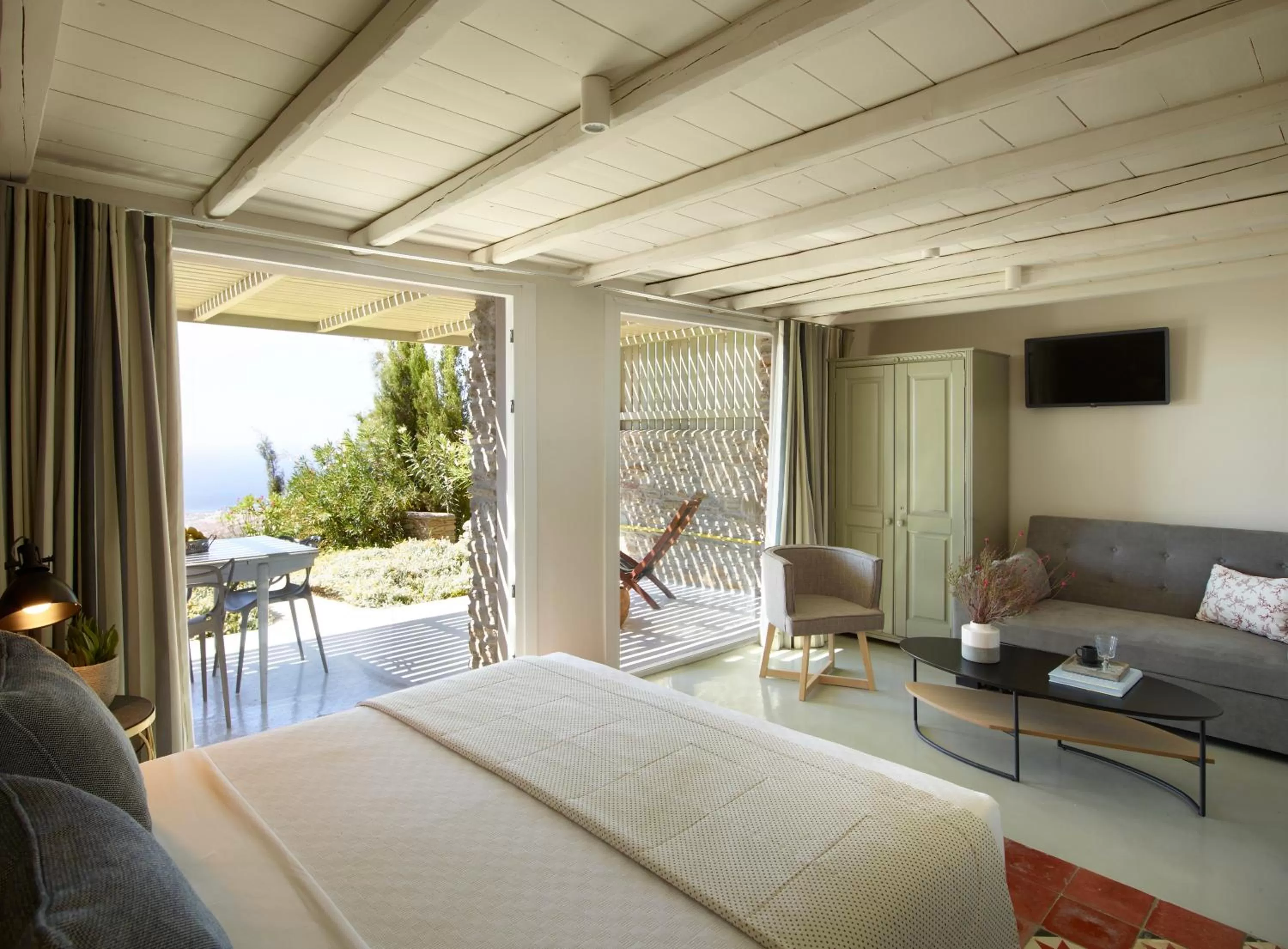 Balcony/Terrace, Bed in Aeolis Tinos Suites