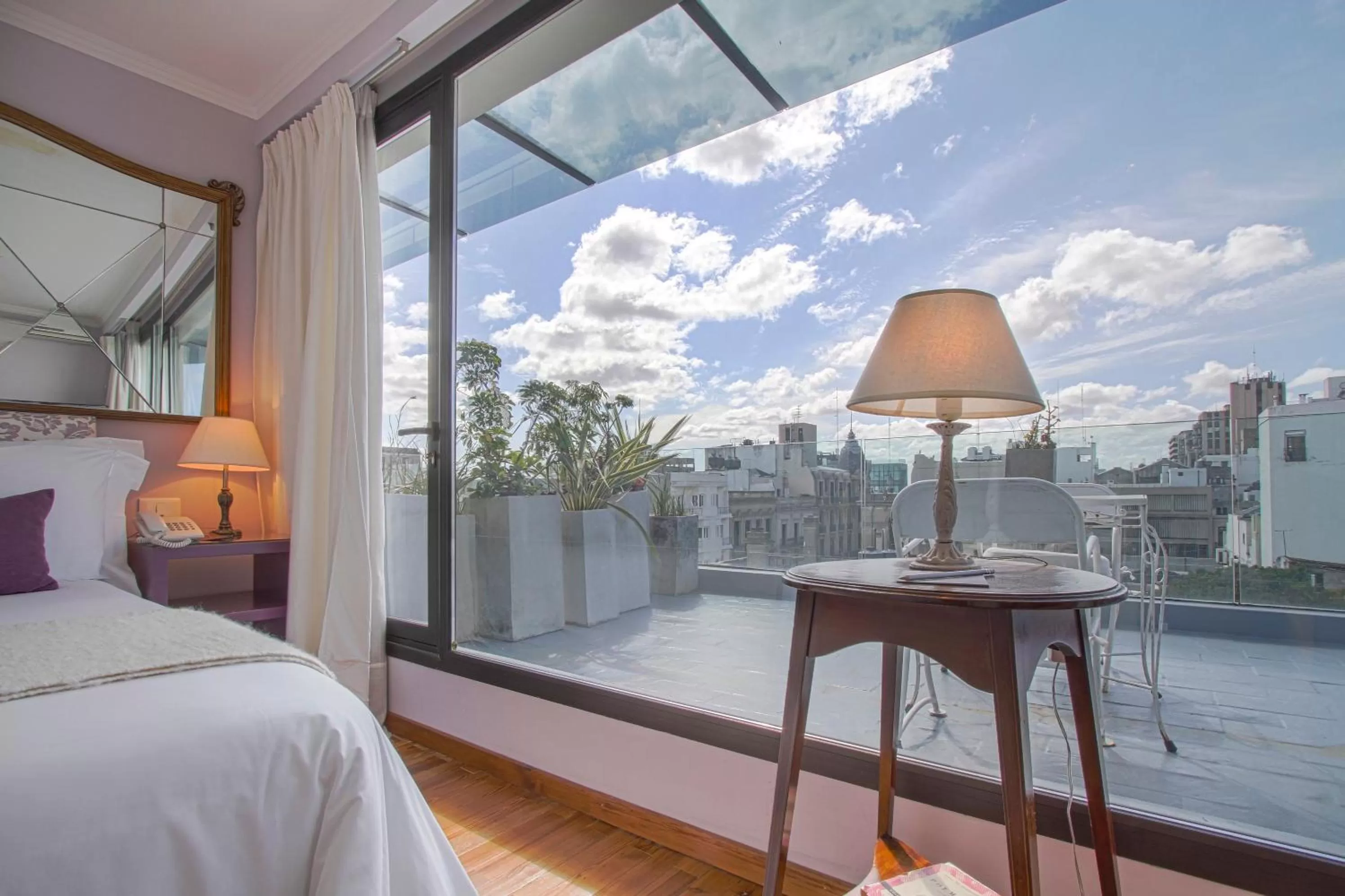 Bed in Alma Histórica Boutique Hotel