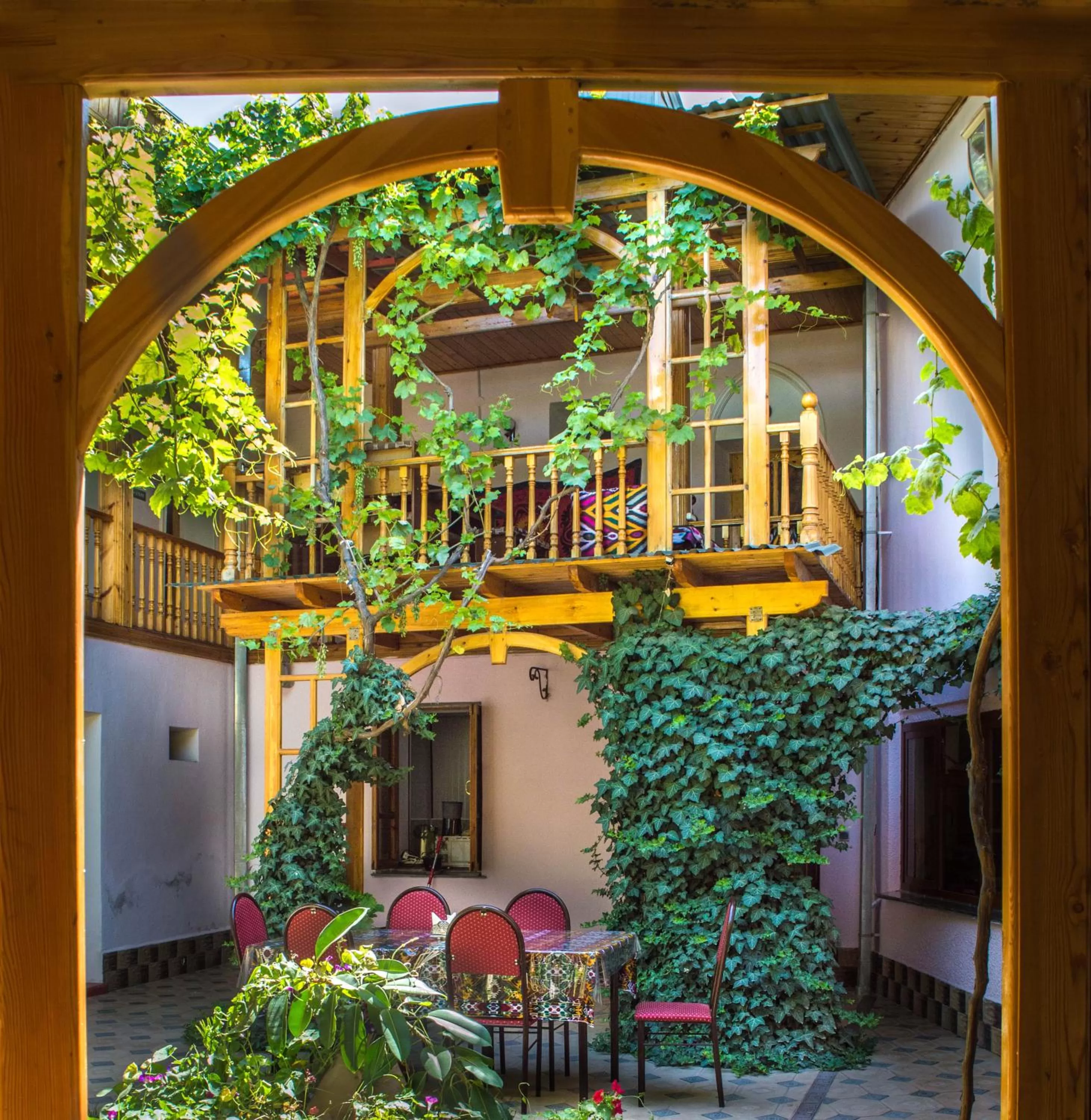 Patio in Jahongir Guest House