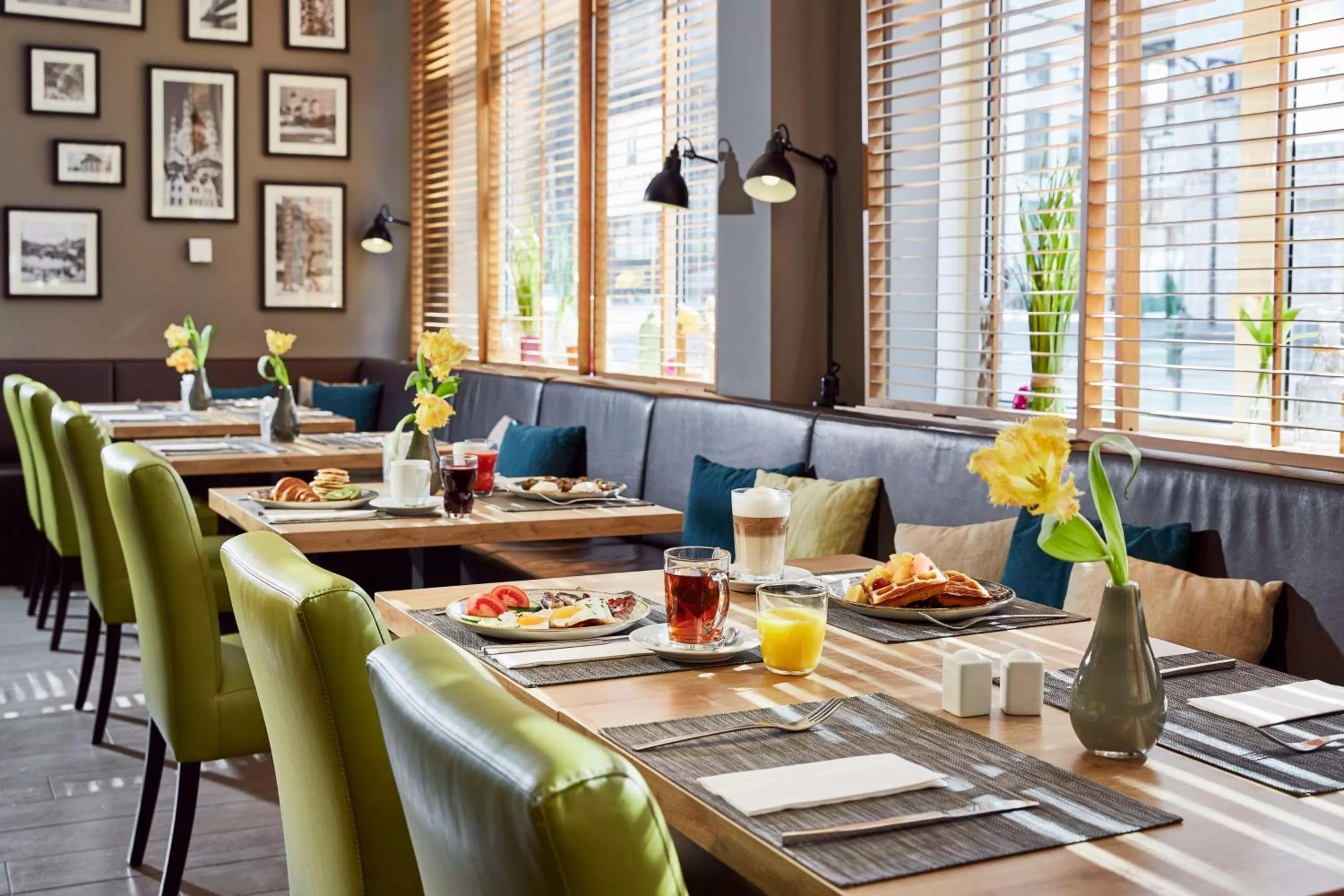 Restaurant/places to eat in Lindner Hotel Cologne City Plaza, part of JdV by Hyatt