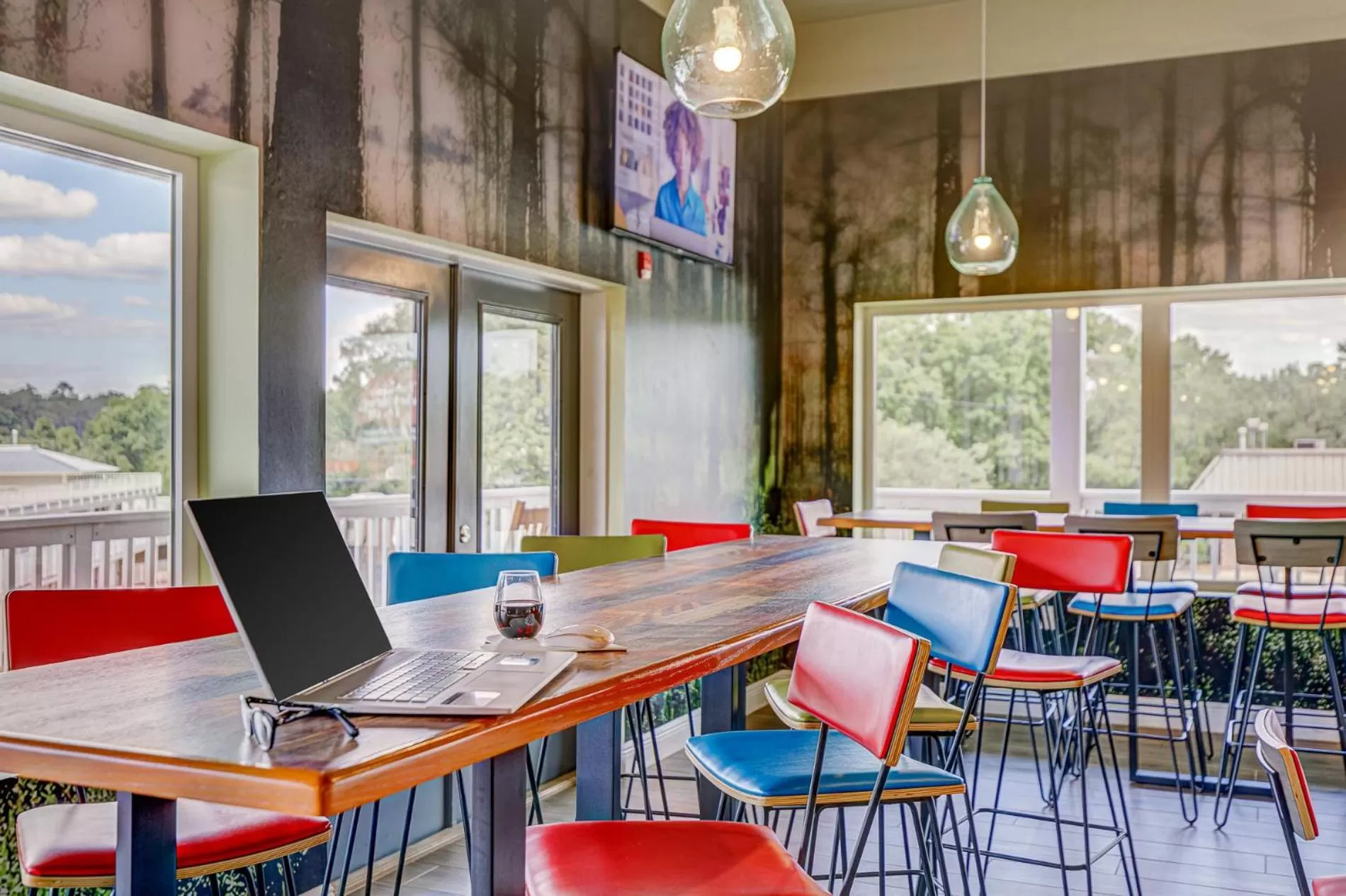 View (from property/room), Restaurant/Places to Eat in Seven Hills Suites Tallahassee