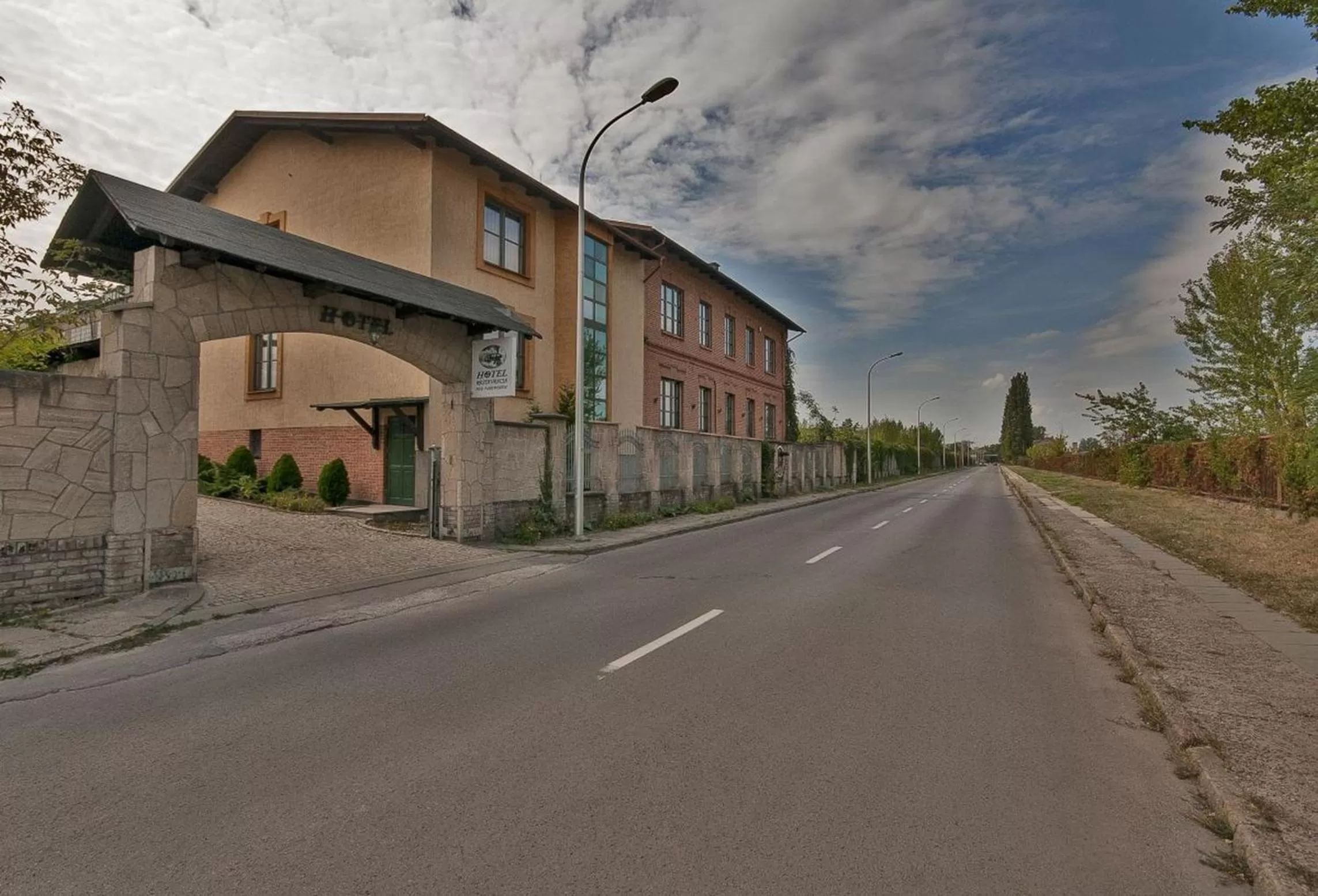 Street view, Property Building in Hotel Restauracja Pod Parowozem