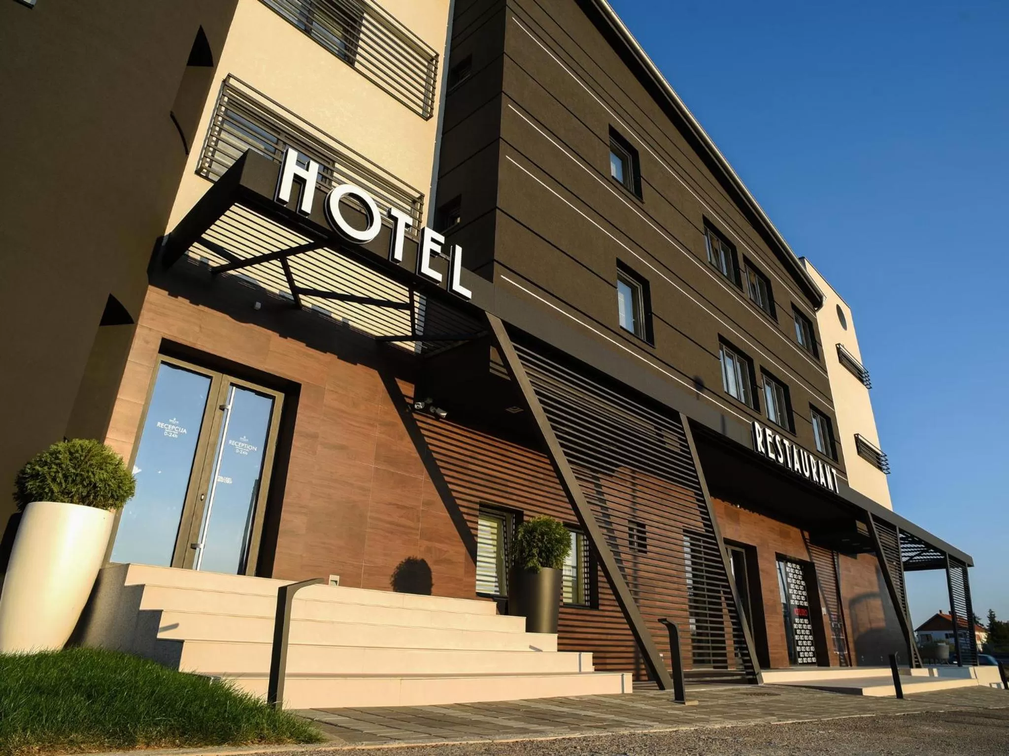 Facade/entrance, Property Building in Hotel Ideo Lux