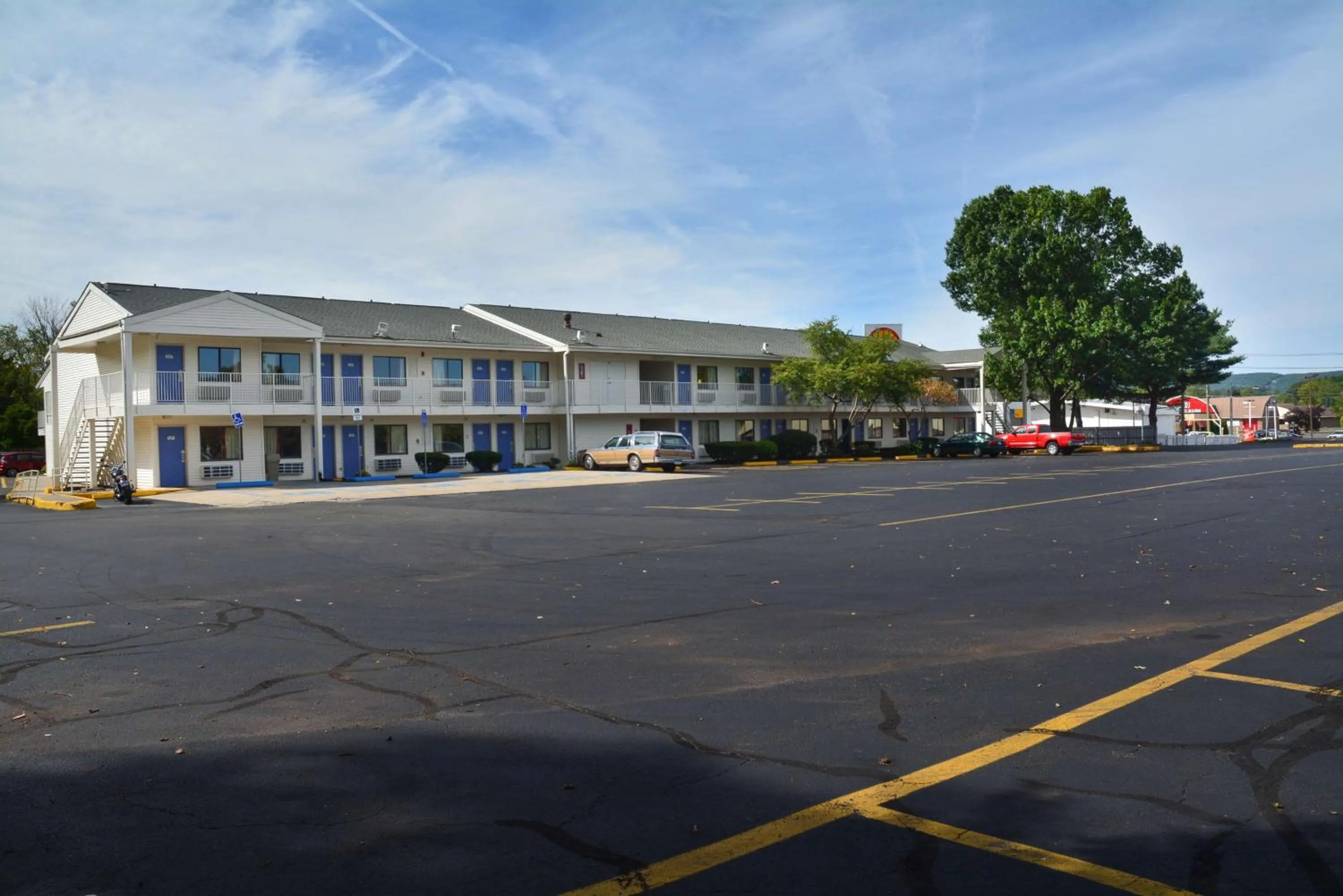 Property building in Motel 6-Southington, CT - Hartford