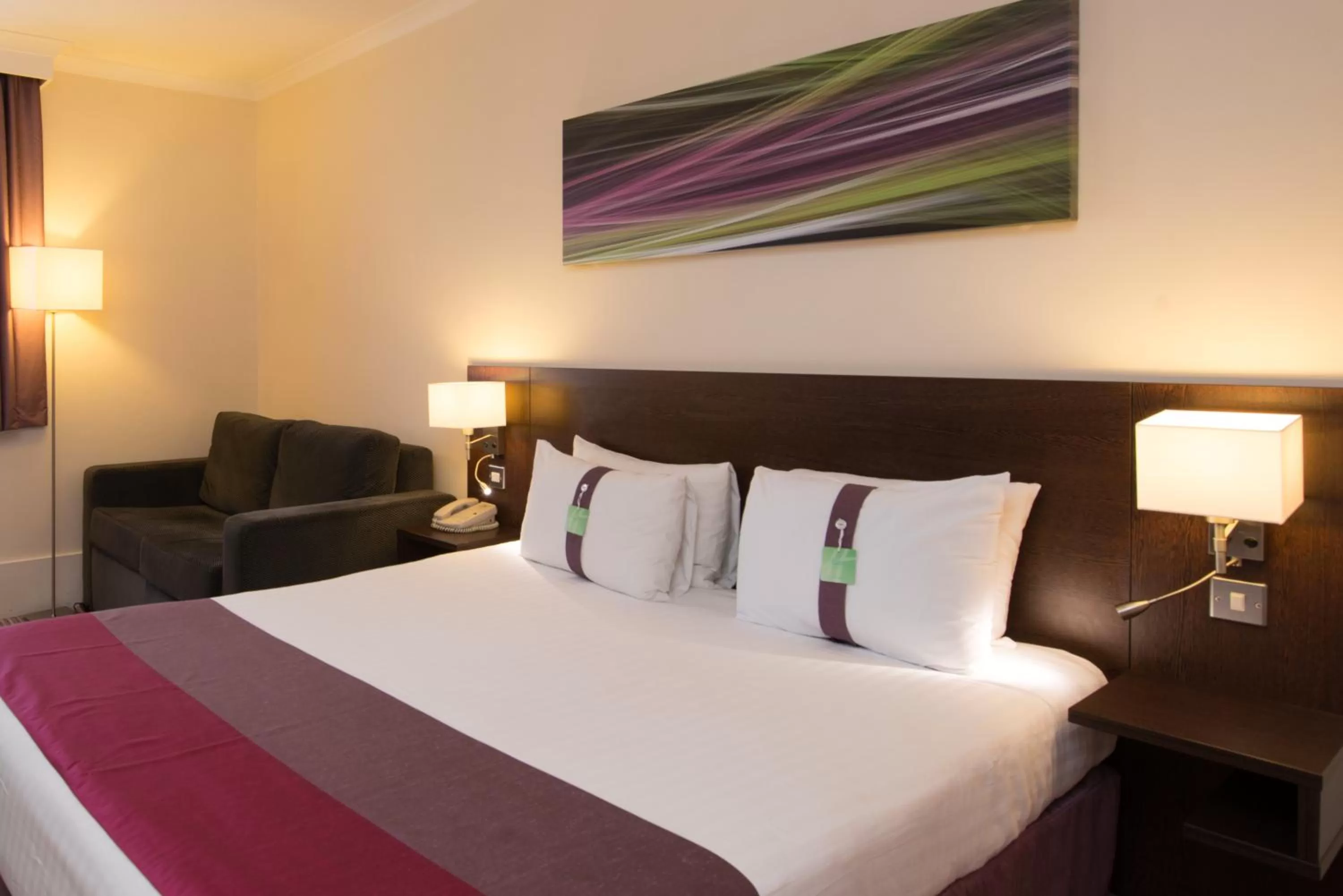 Bed in Holiday Inn Leamington Spa - Warwick by IHG