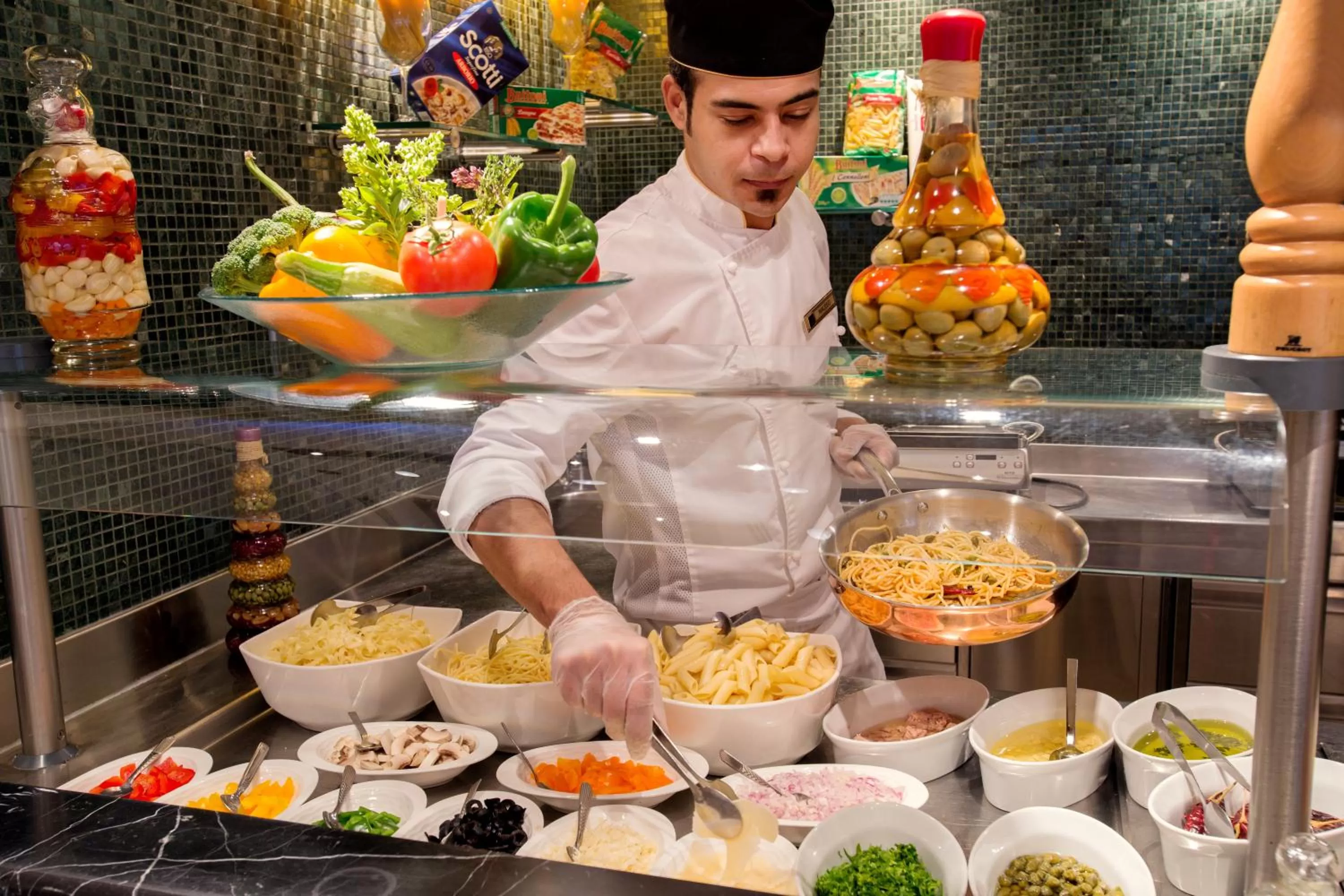 Restaurant/places to eat in Copthorne Al Jahra Hotel & Resort