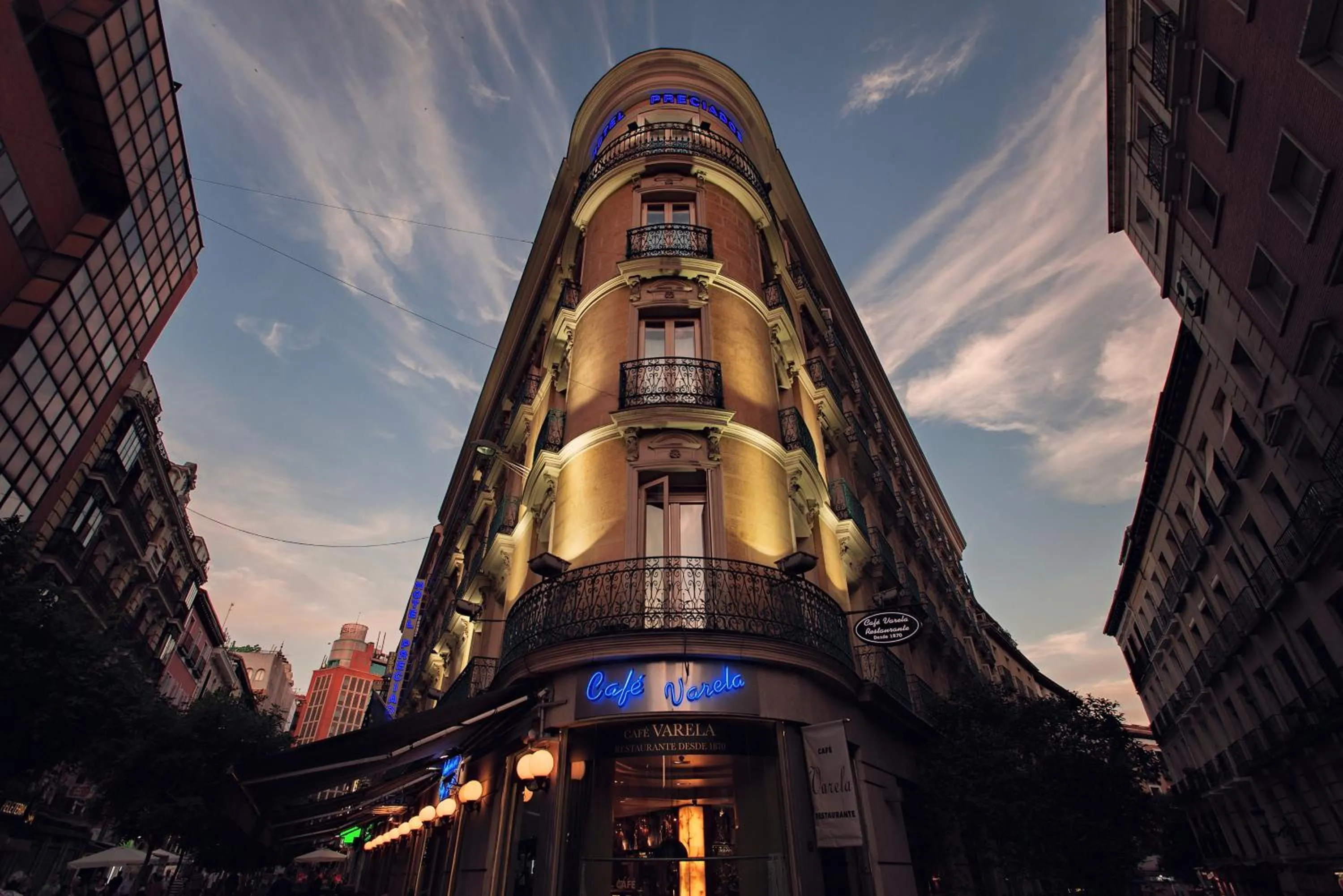 Property building in Preciados