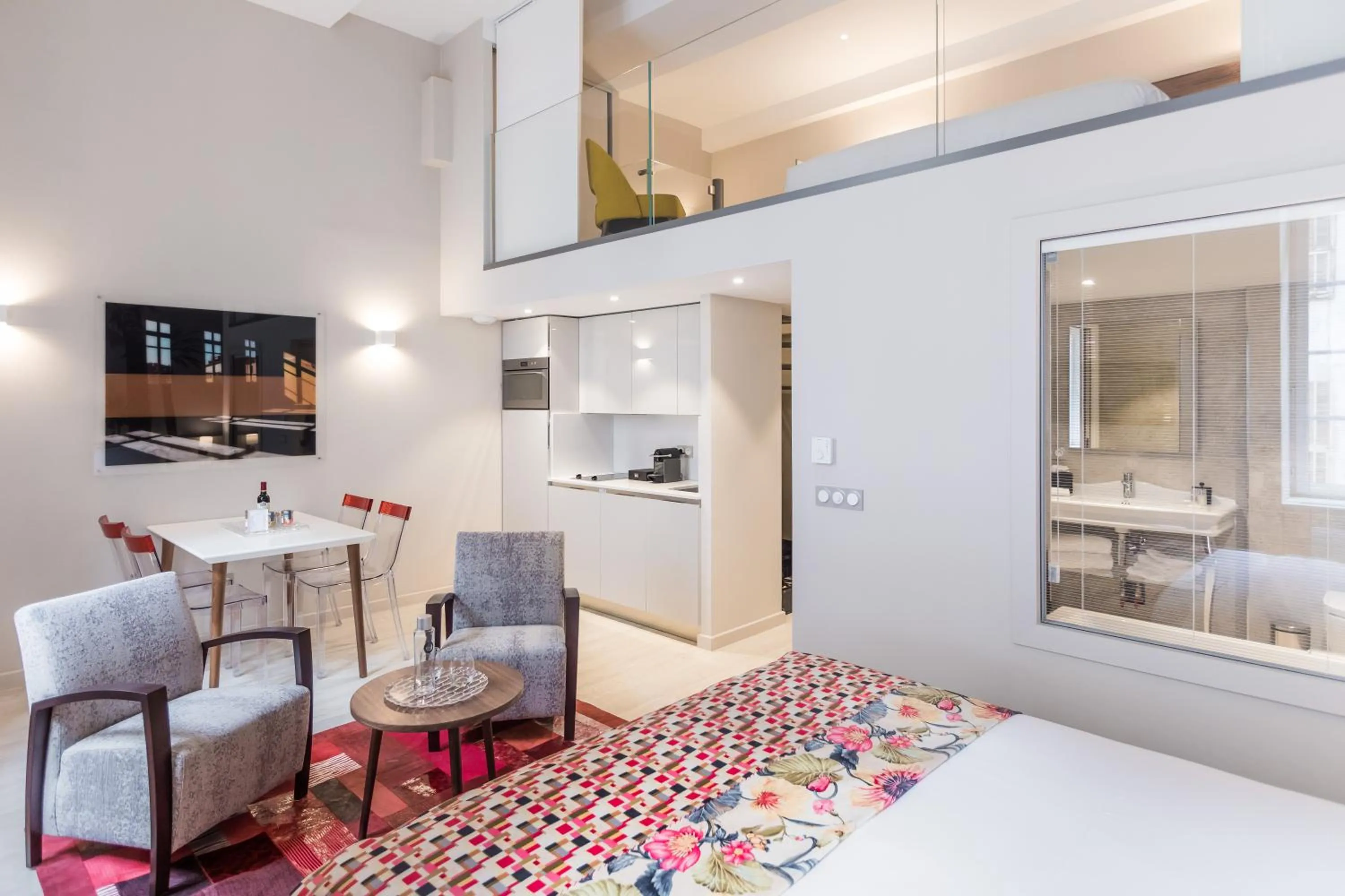 Photo of the whole room, Bed in Palais Saleya Boutique Hôtel