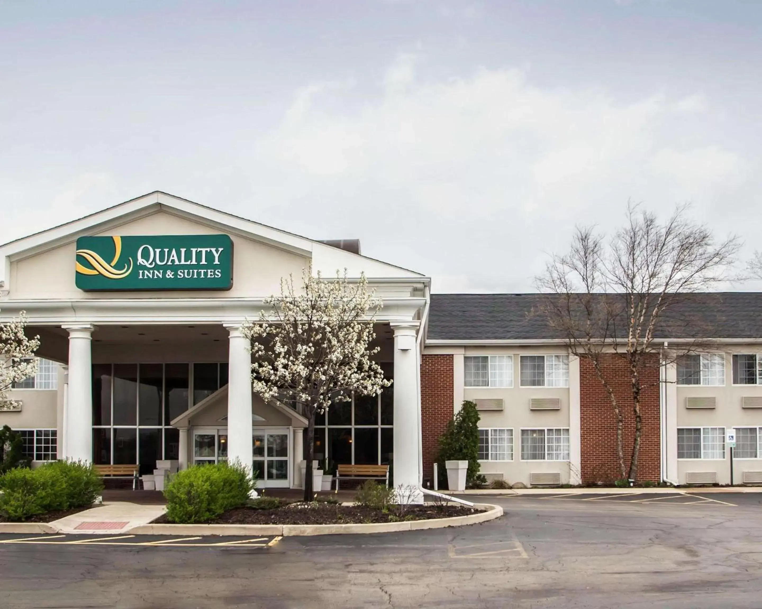 Quality Inn & Suites St Charles -West Chicago Quality Inn & Suites St Charles -West Chicago