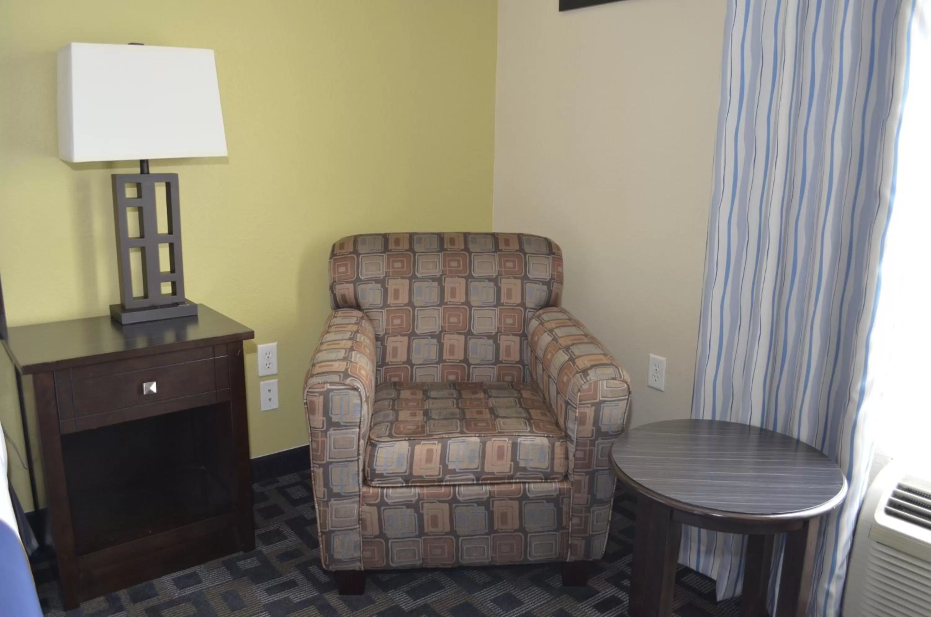 Photo of the whole room in Super 8 by Wyndham Irving/DFW Apt/North