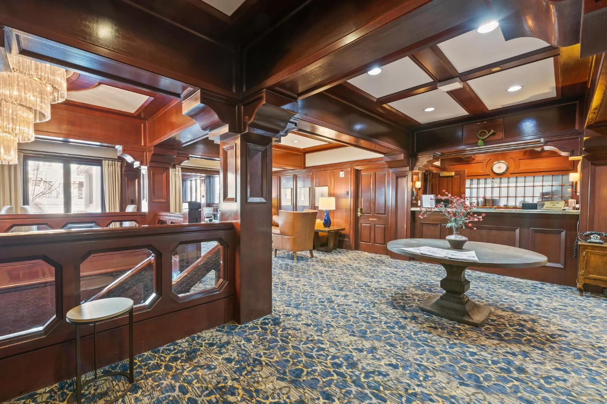 Lobby or reception in Poste Montane Lodge by East West