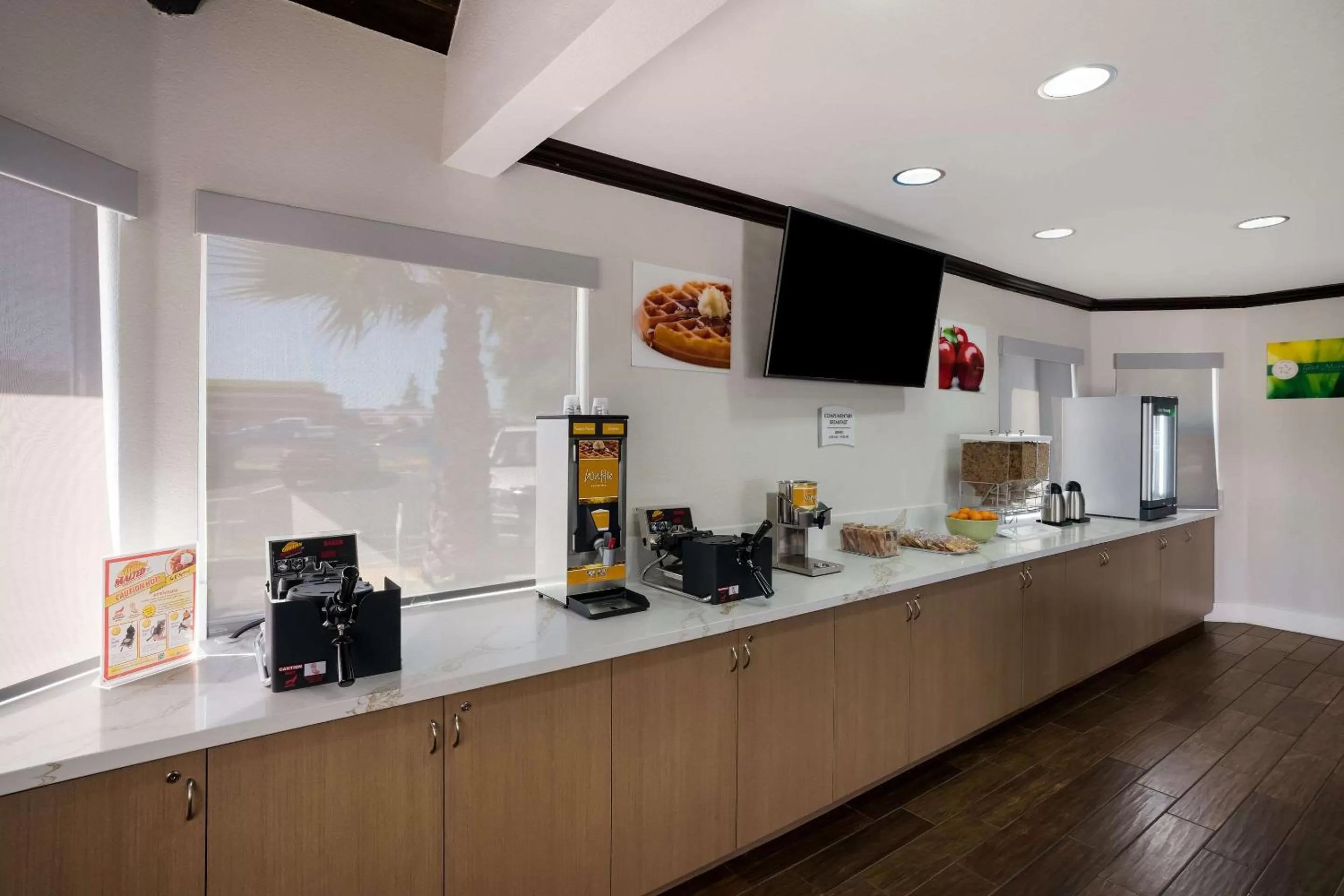 Breakfast in Quality Inn Elk Grove-Sacramento