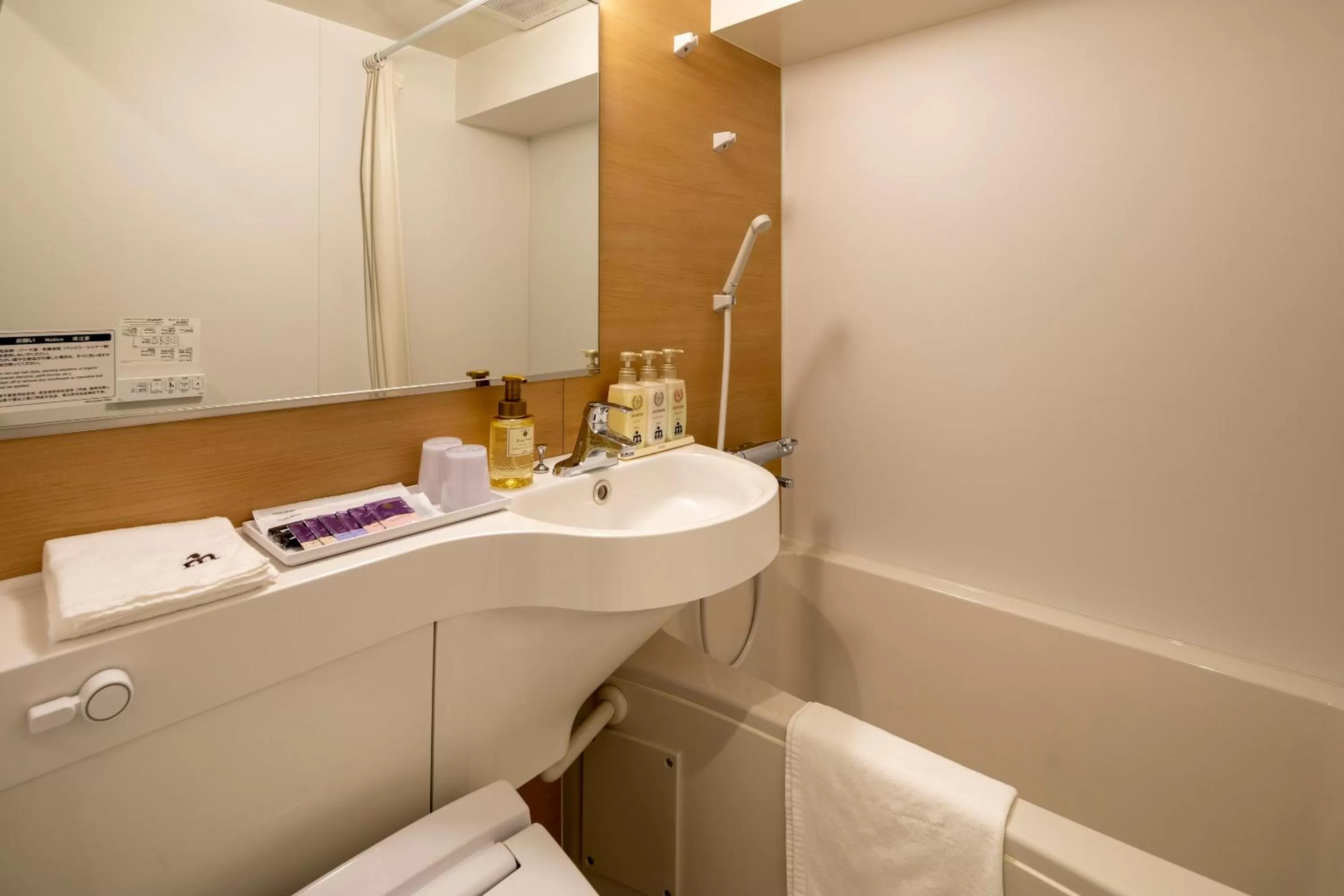 Photo of the whole room in Nesthotel alt Kuramae Station