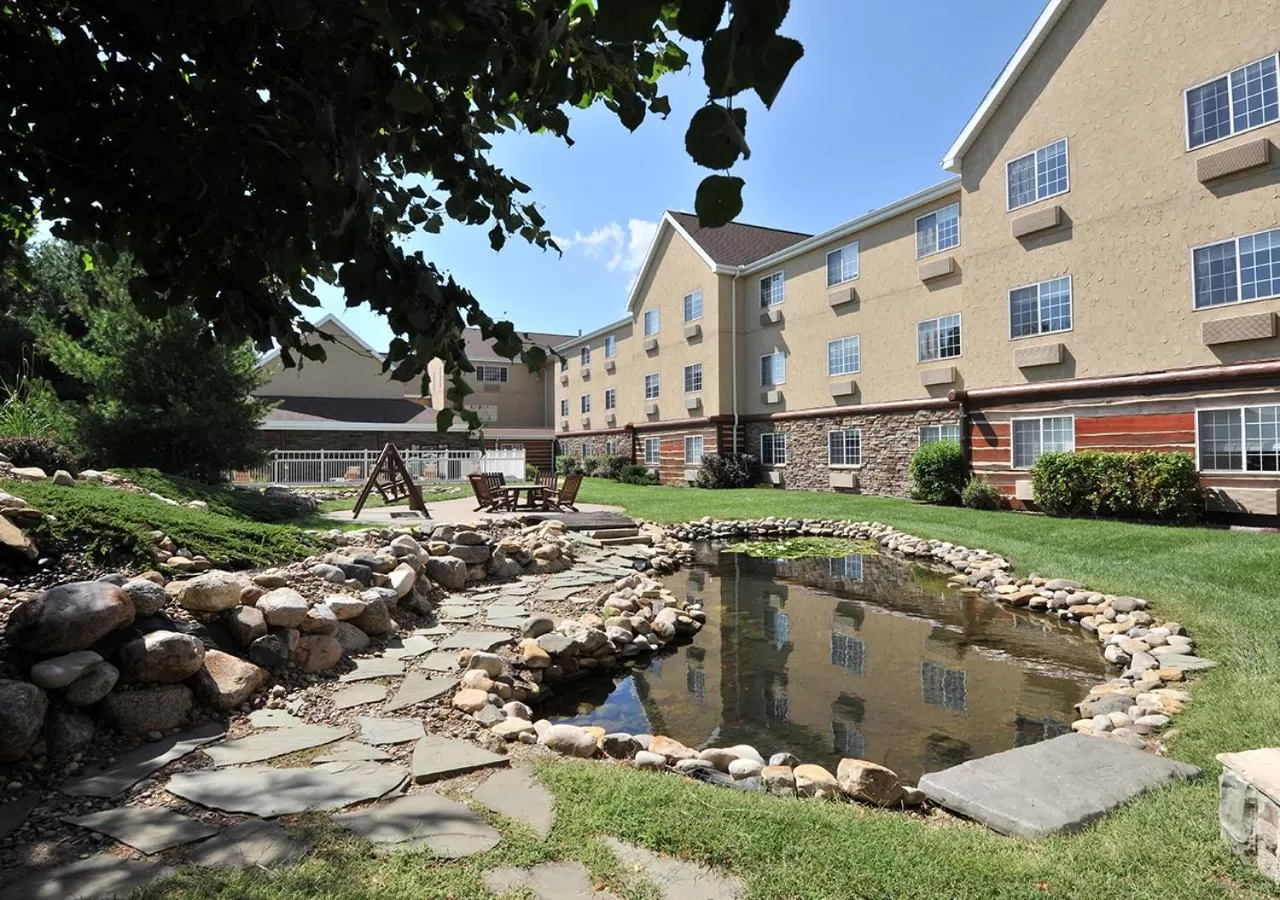 Property building in Stoney Creek Hotel St. Joseph