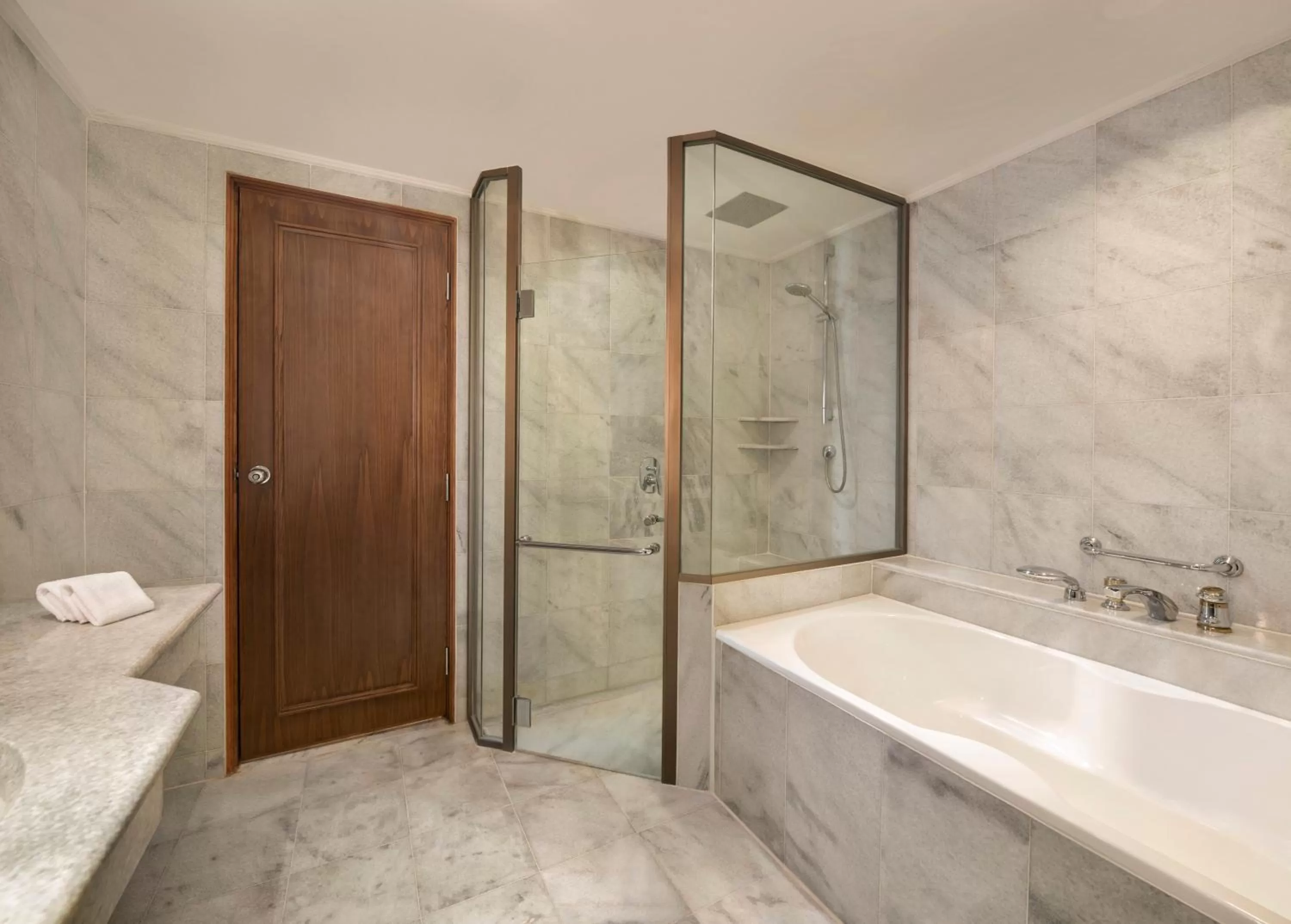 Bathroom in Le Meridien Jakarta