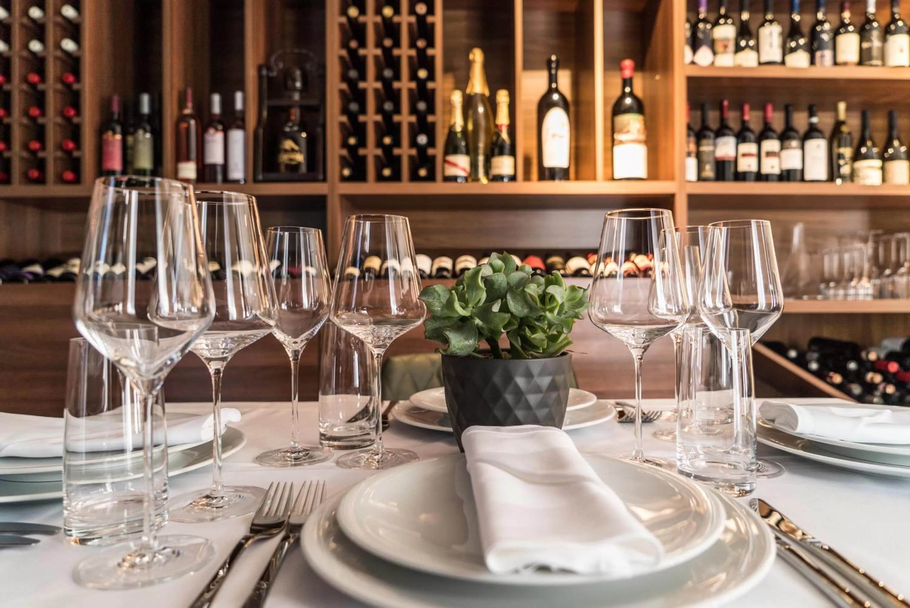 Restaurant/places to eat in Best Western Premier Natalija Residence