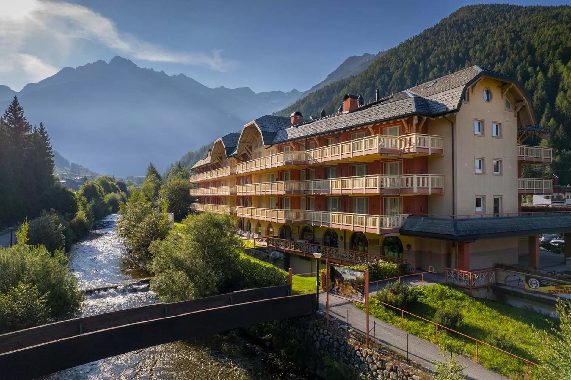 Property Building in Residence Club Ponte Di Legno