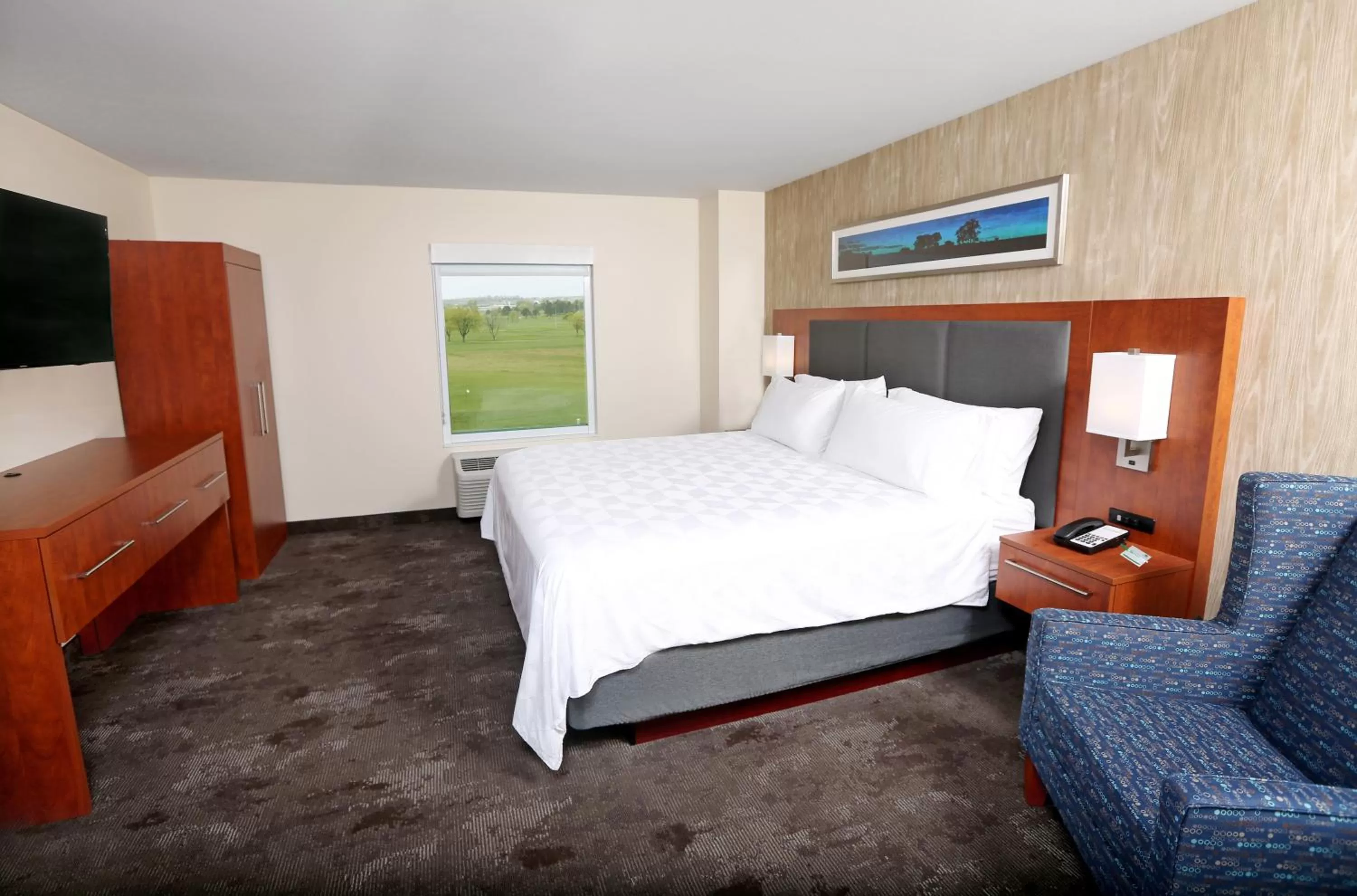 Bedroom, Bed in Holiday Inn & Suites Sioux Falls - Airport by IHG