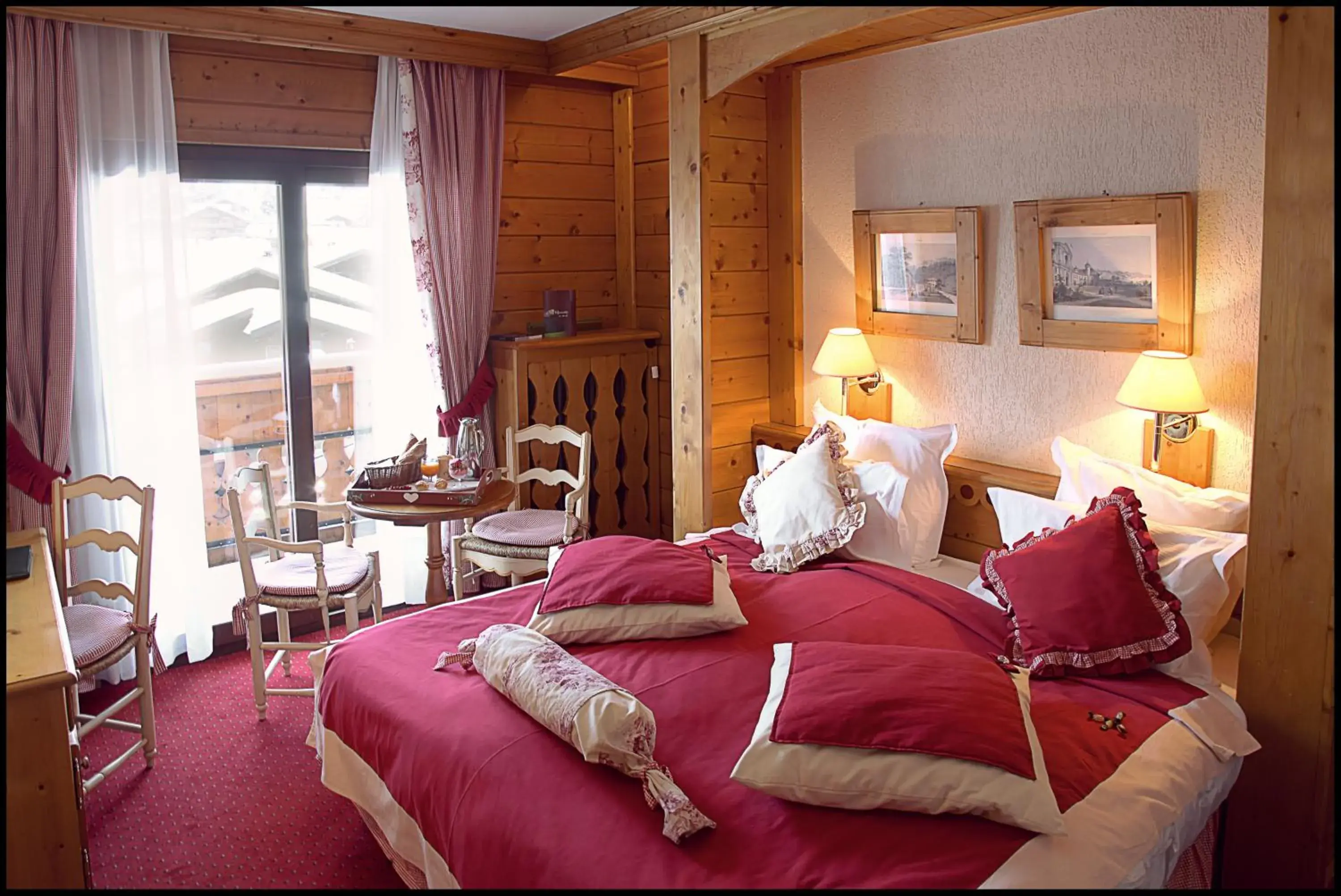 Superior Double Room (2 Adults) in Chalet-Hotel La Marmotte, La Tapiaz & SPA, The Originals Relais (Hotel-Chalet de Tradition) Superior Double Room (2 Adults) in Chalet-Hotel La Marmotte, La Tapiaz & SPA, The Originals Relais (Hotel-Chalet de Tradition)