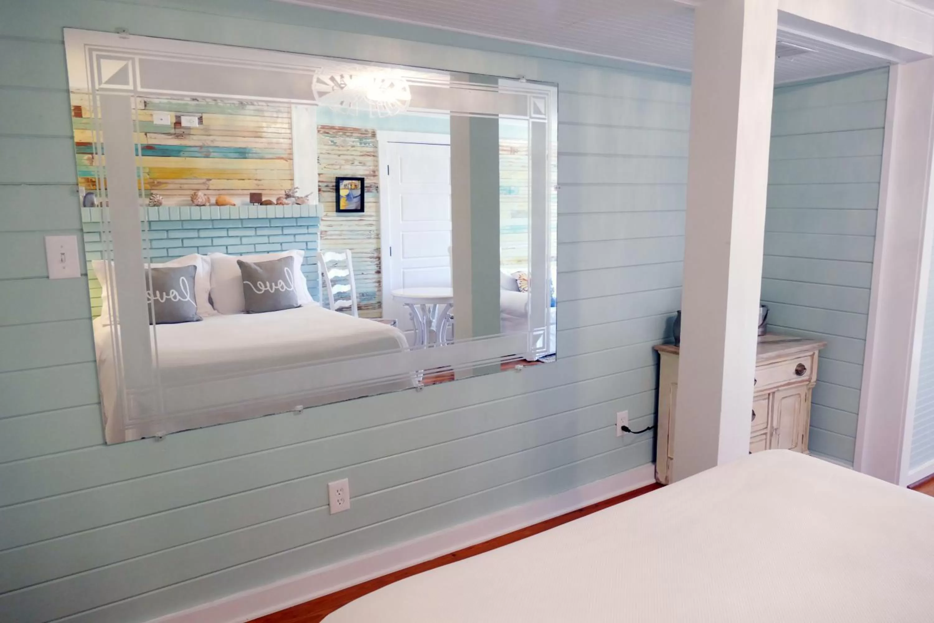 Bed in Beachview Inn and Spa