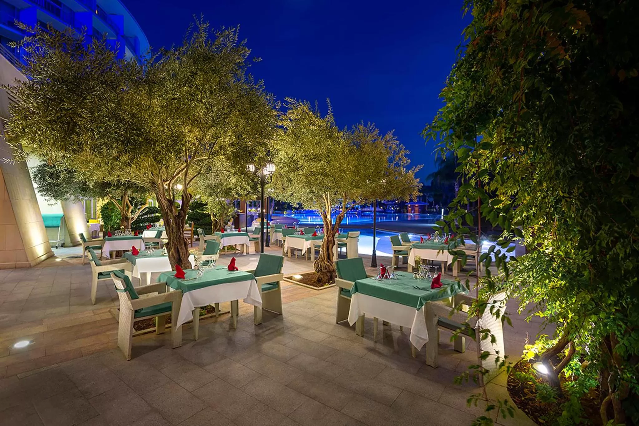 Restaurant/places to eat in Calista Luxury Resort