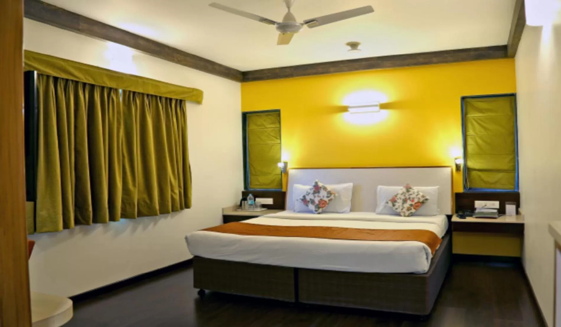 Bedroom, Bed in Hotel Vrishali Executive