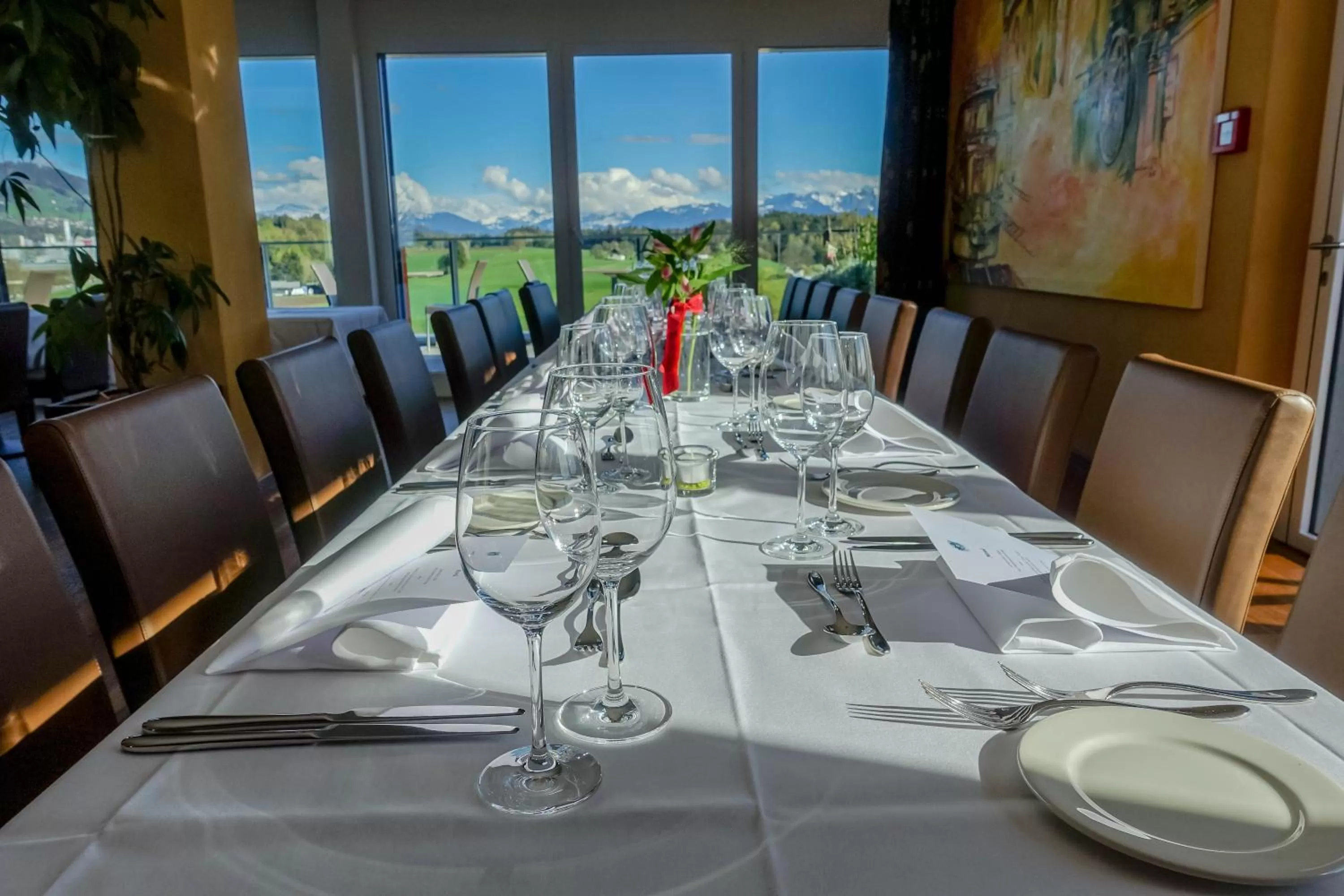 Restaurant/places to eat in Hotel Swiss Star