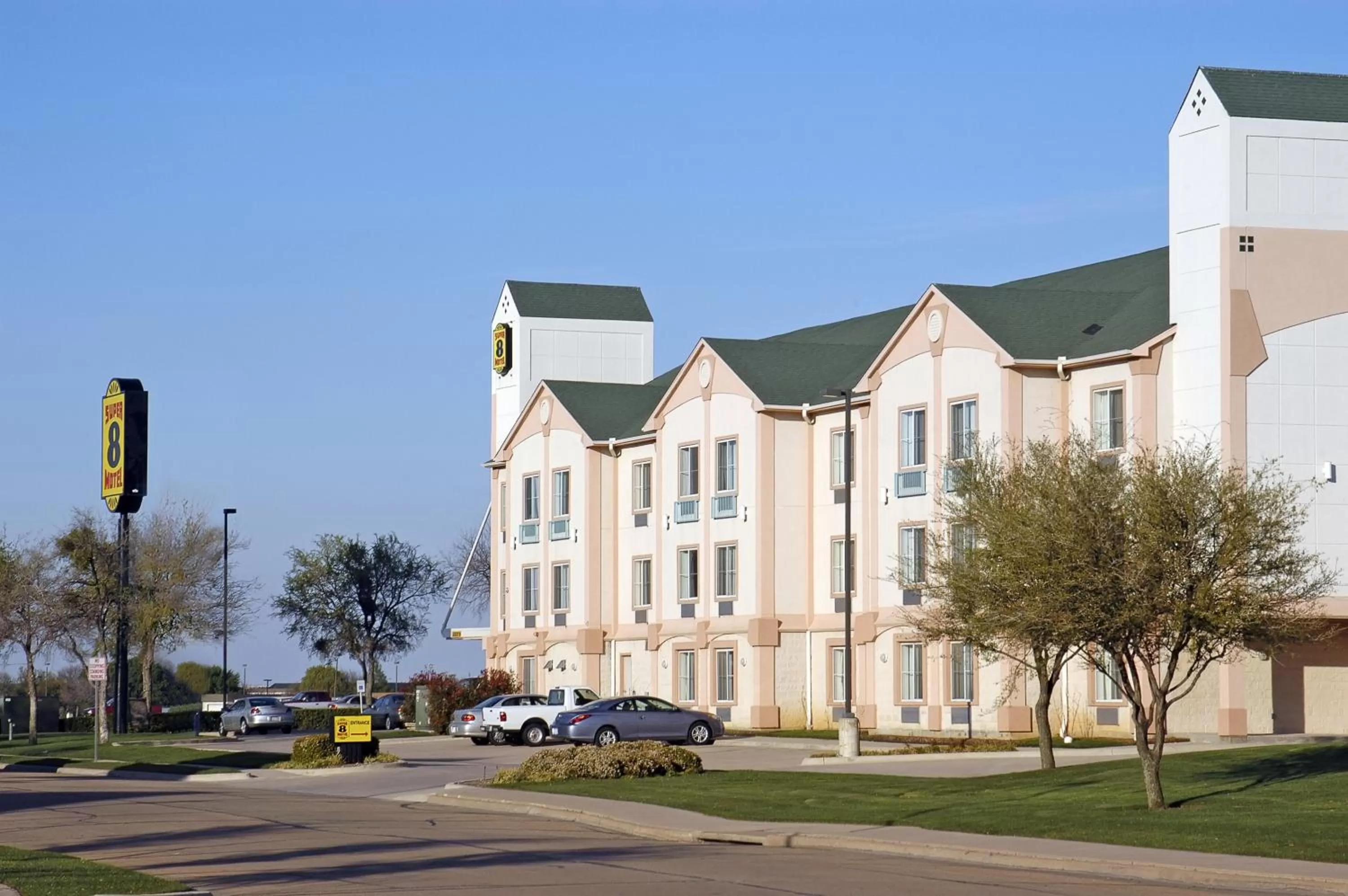 Property building in Super 8 by Wyndham Irving/DFW Apt/North
