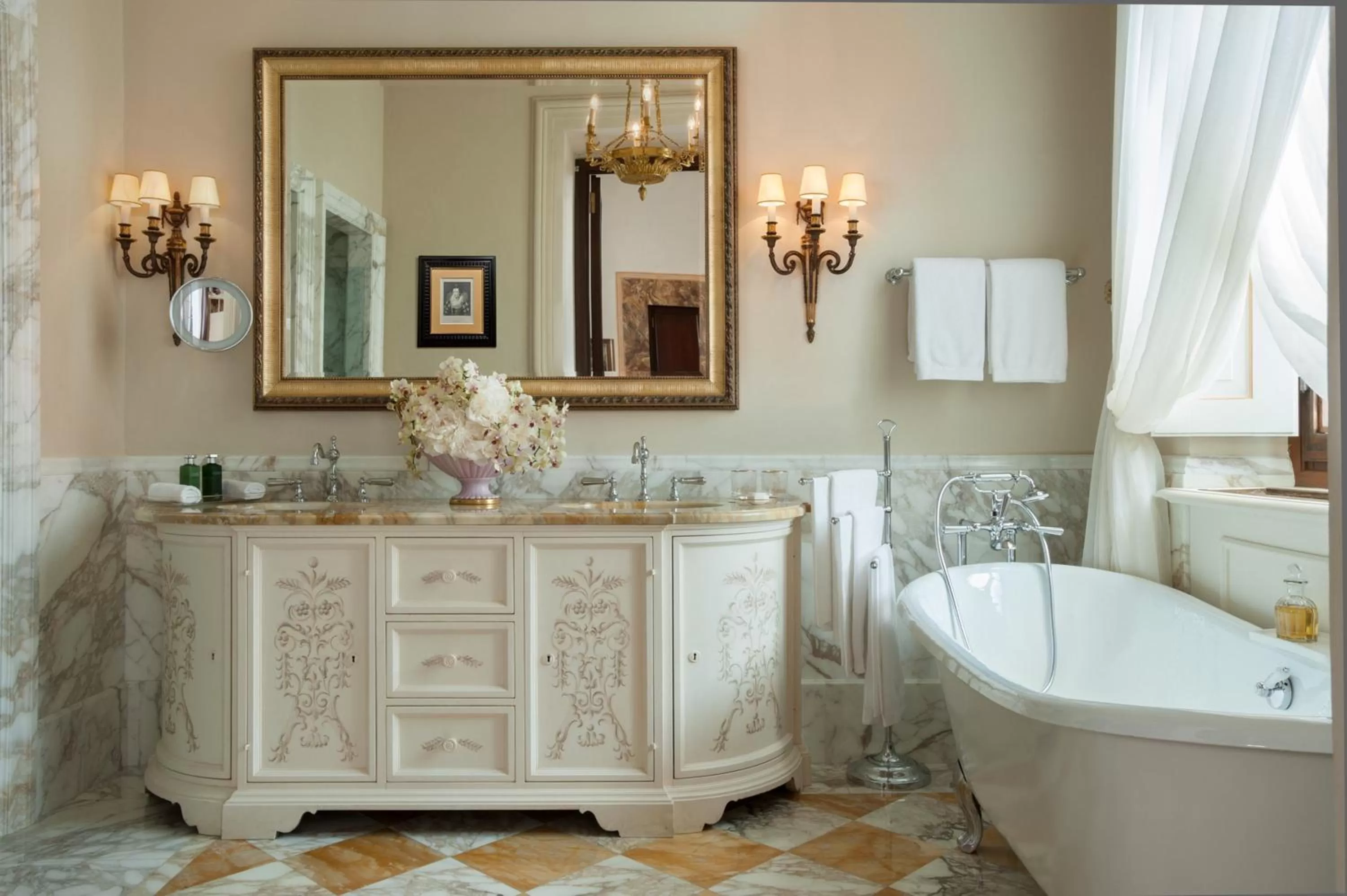 Shower in Four Seasons Hotel Firenze