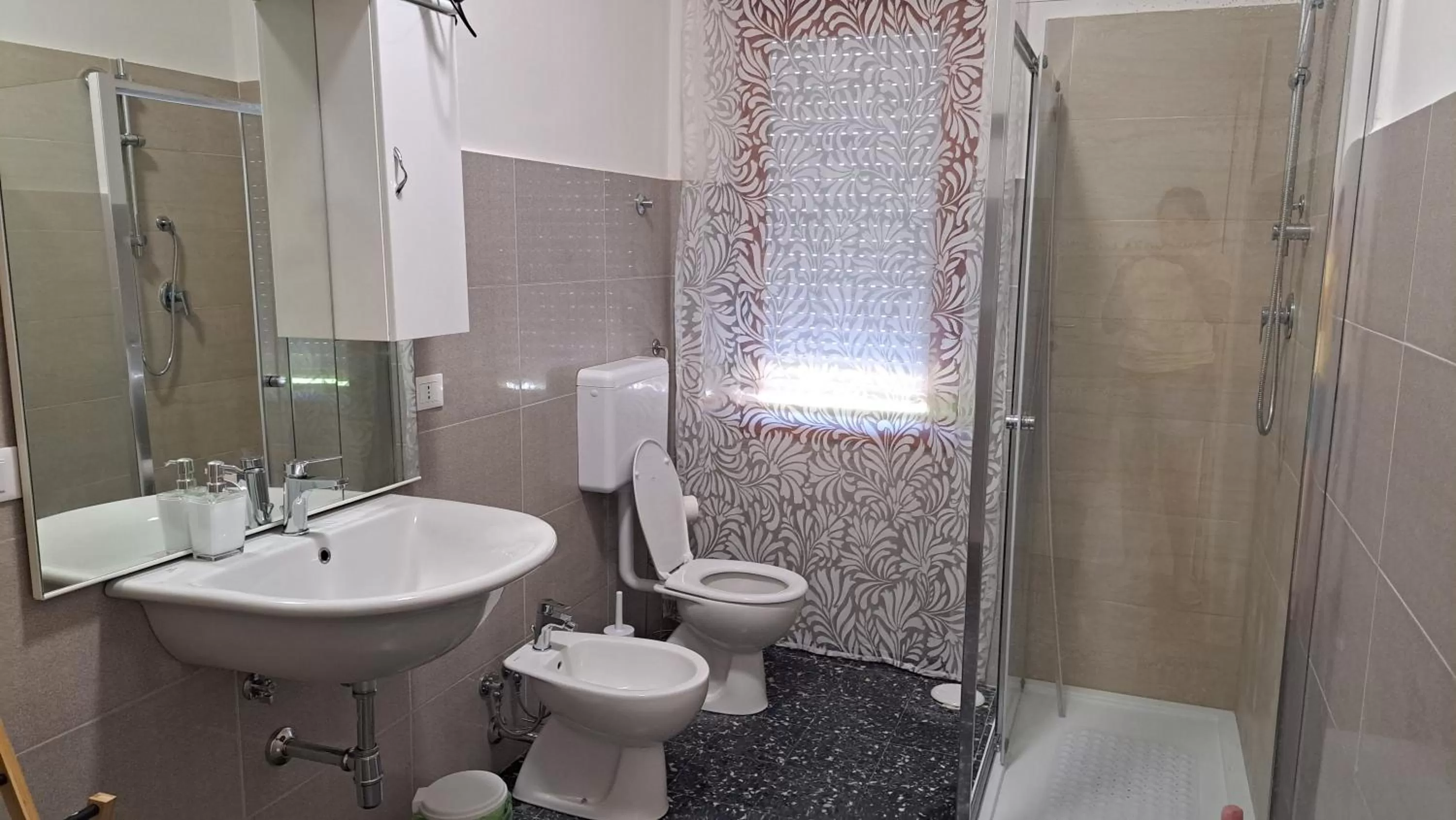 Bathroom in B & B le tre rose